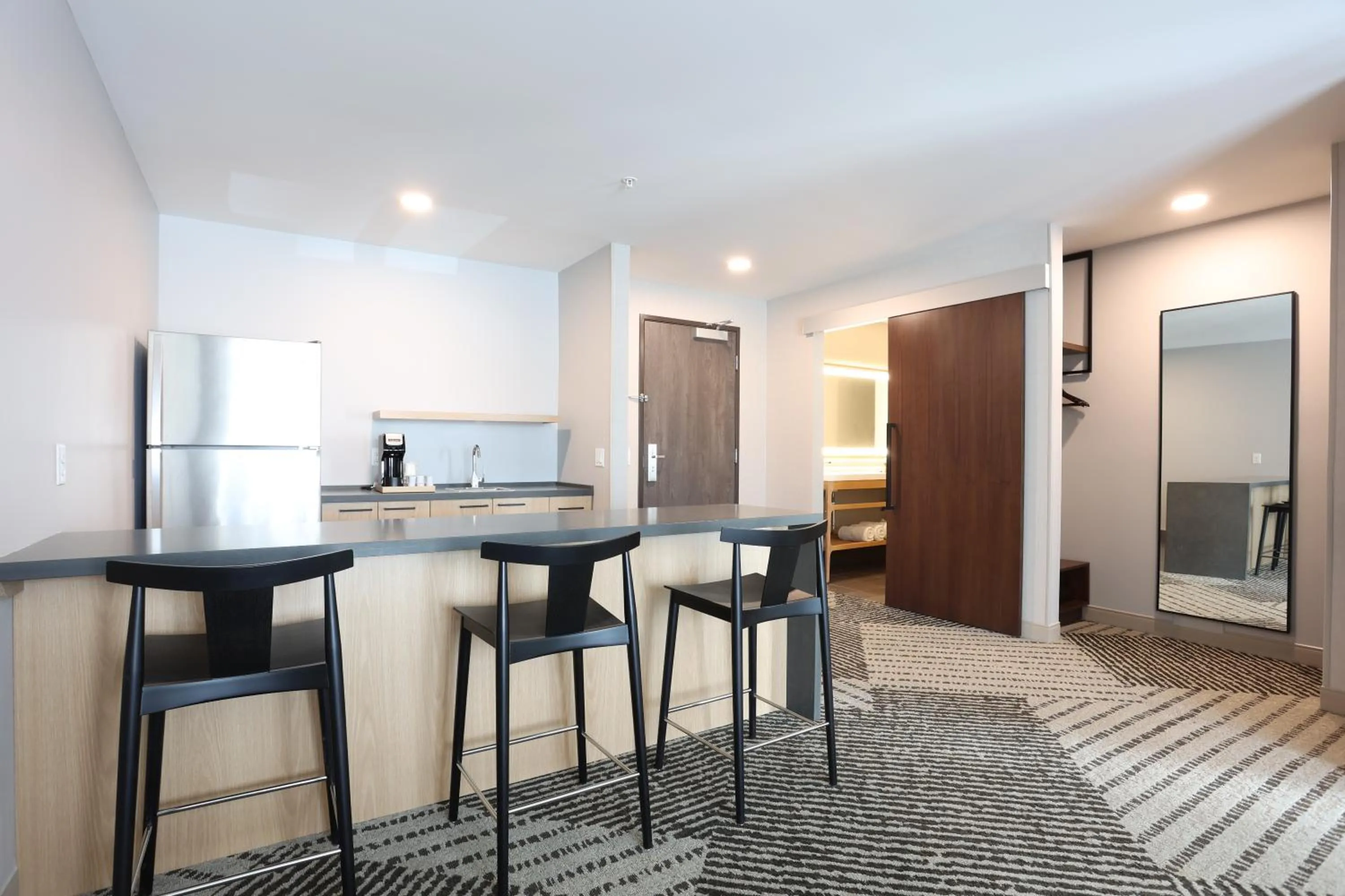 Cedartree Hotel Portland Hillsboro