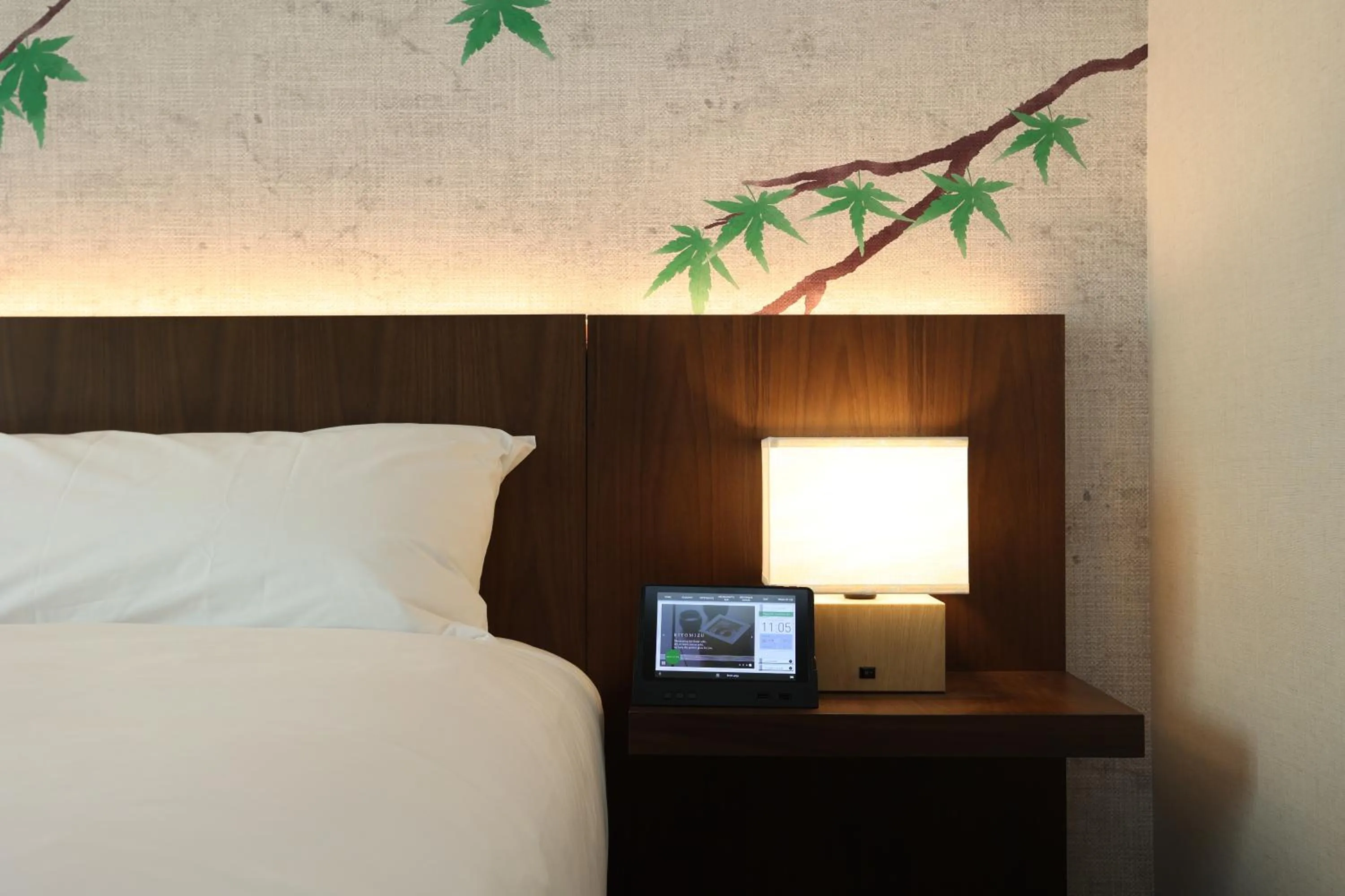 Bed in Cedartree Hotel Portland Hillsboro