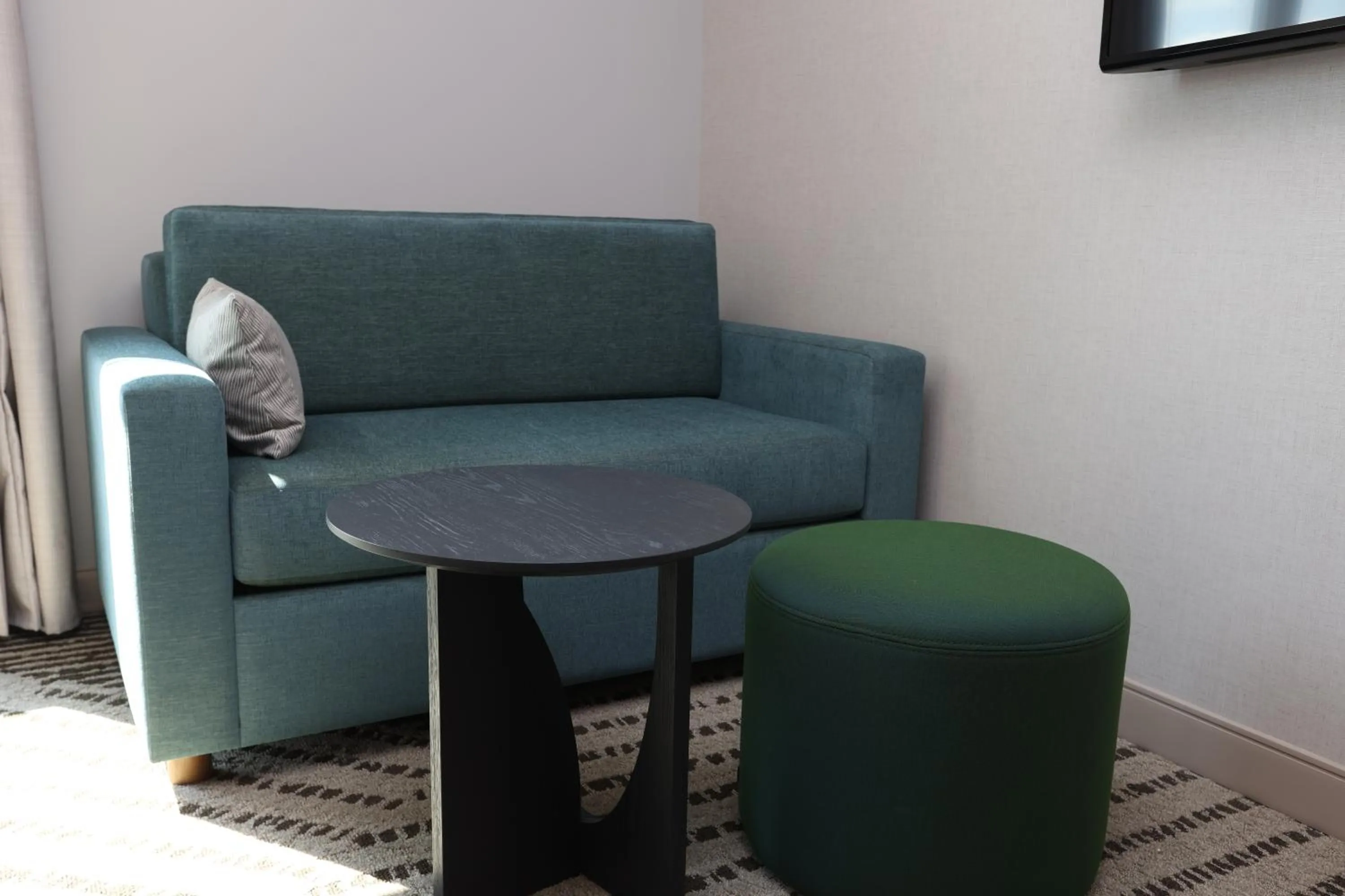 Cedartree Hotel Portland Hillsboro