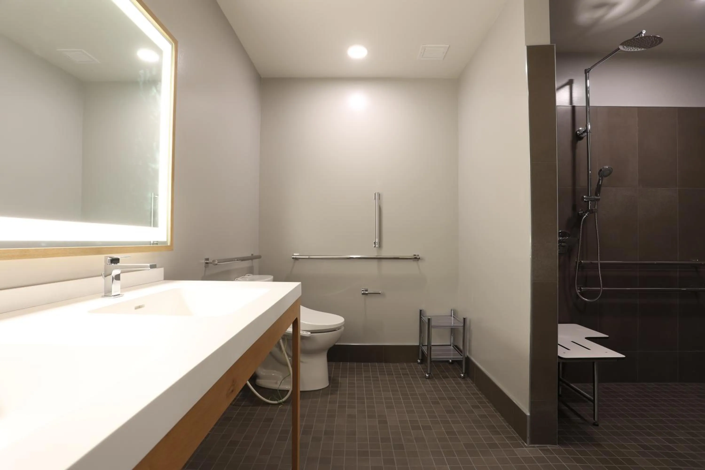 Cedartree Hotel Portland Hillsboro