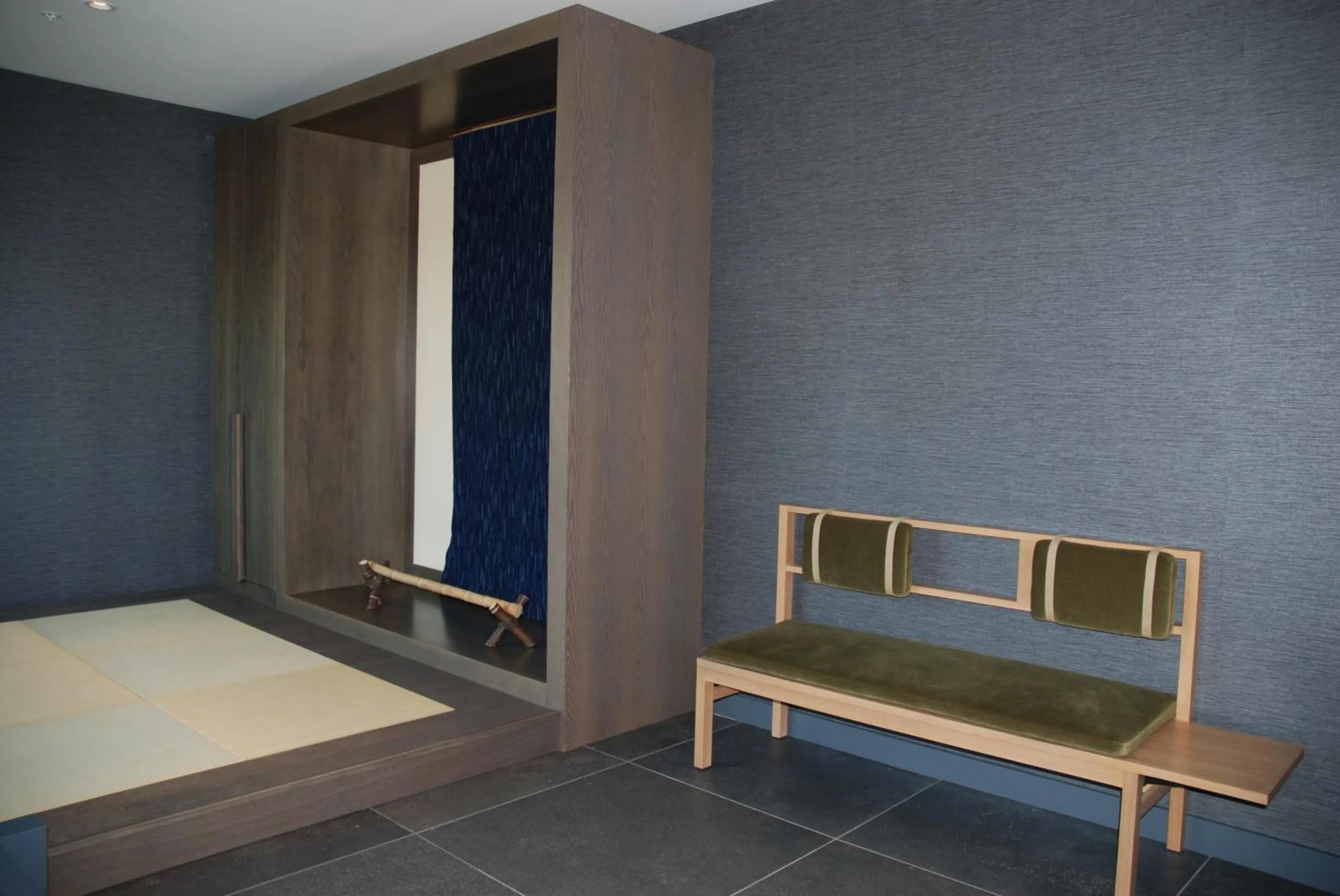 Bed in Cedartree Hotel Portland Hillsboro