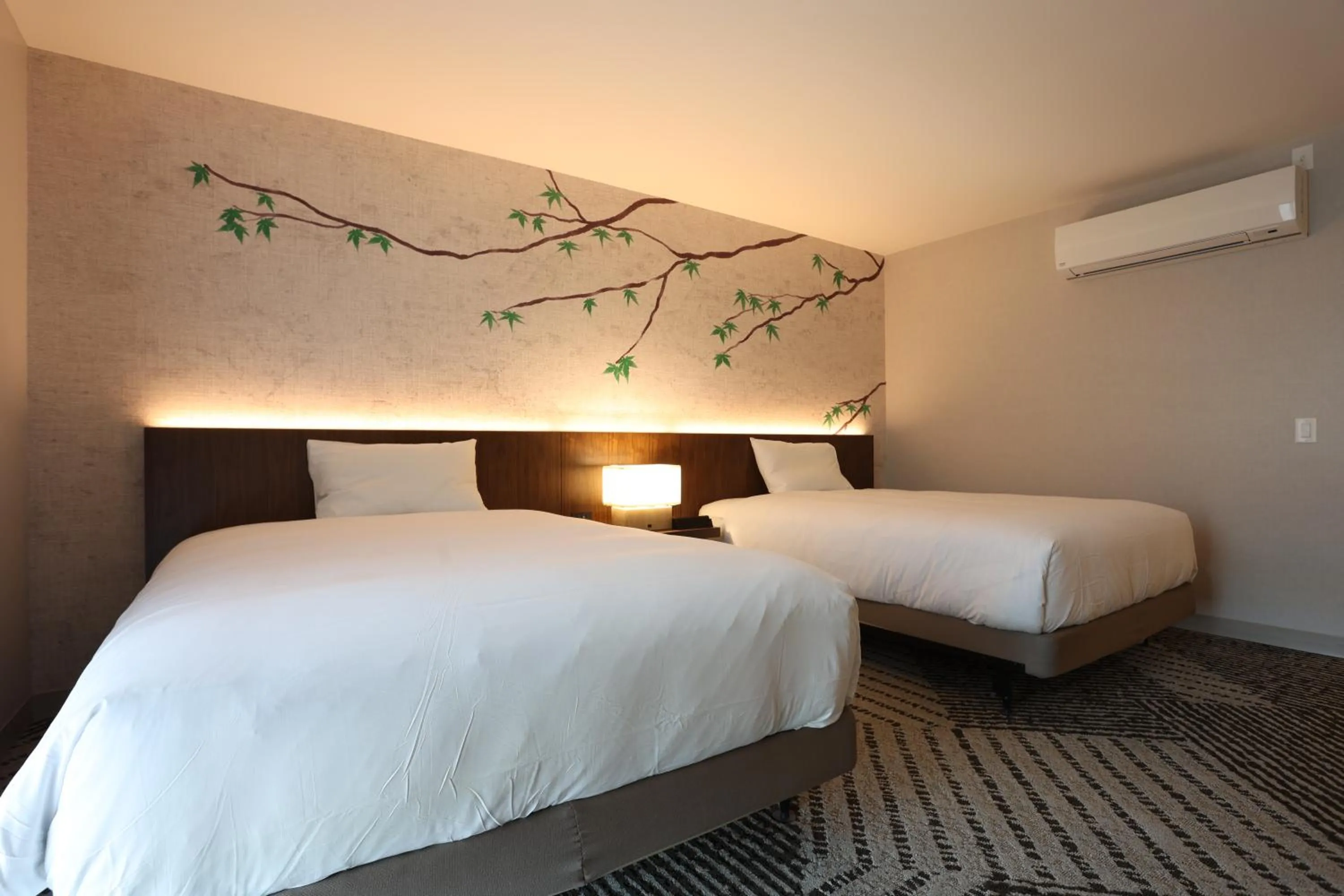 Bed in Cedartree Hotel Portland Hillsboro