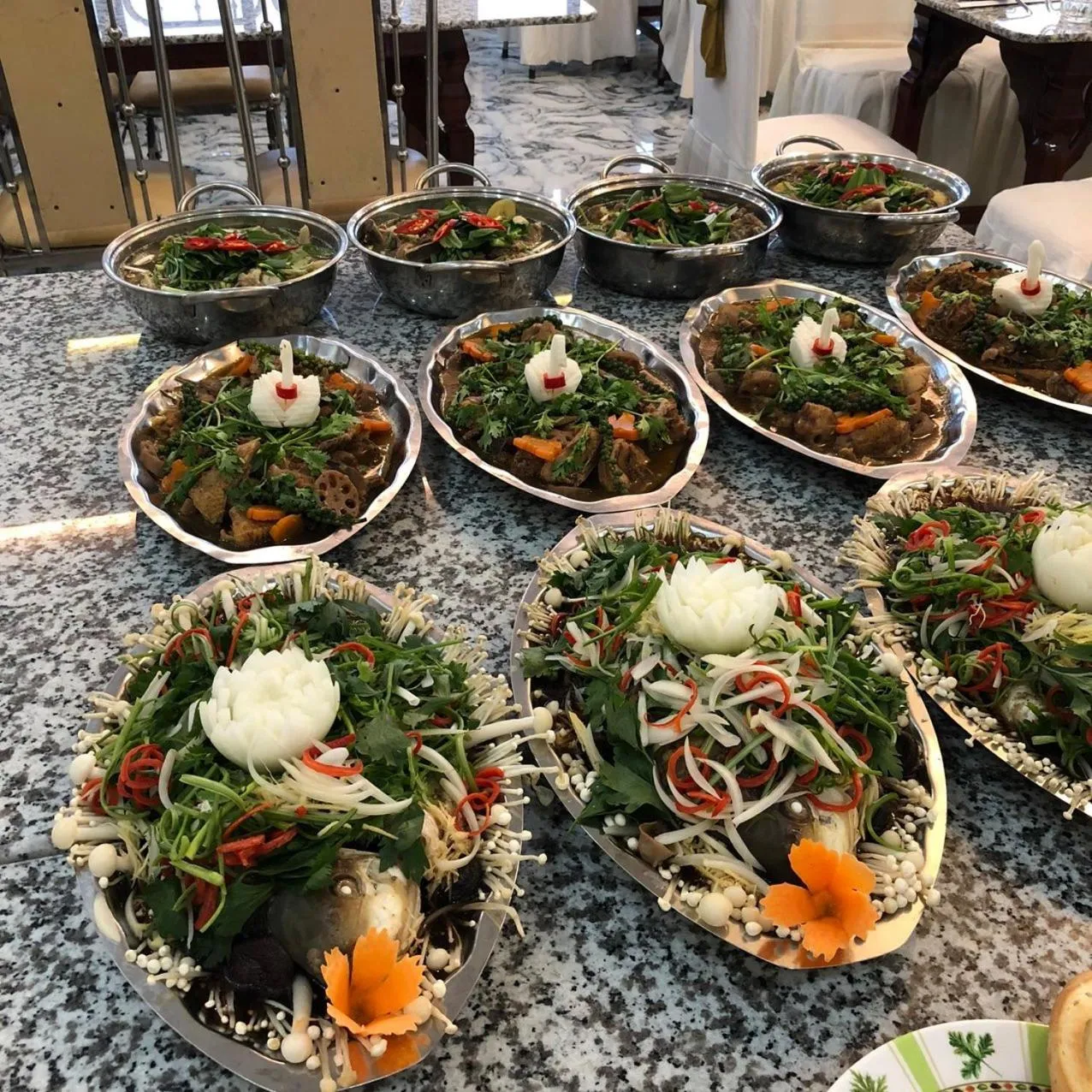 Restaurant/places to eat in Little Saigon Hotel