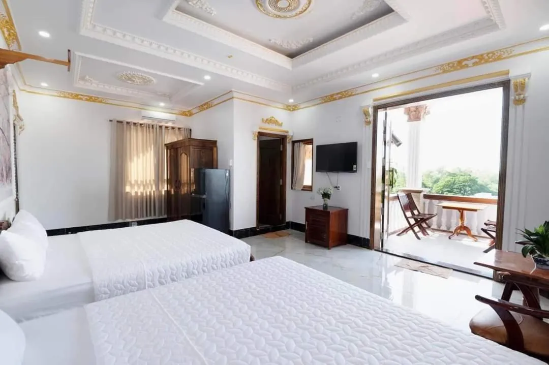 Bed in Little Saigon Hotel