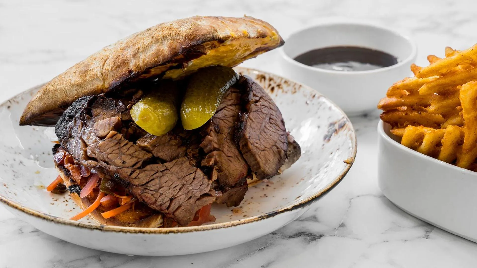 Food in Oaks Toowoomba Hotel