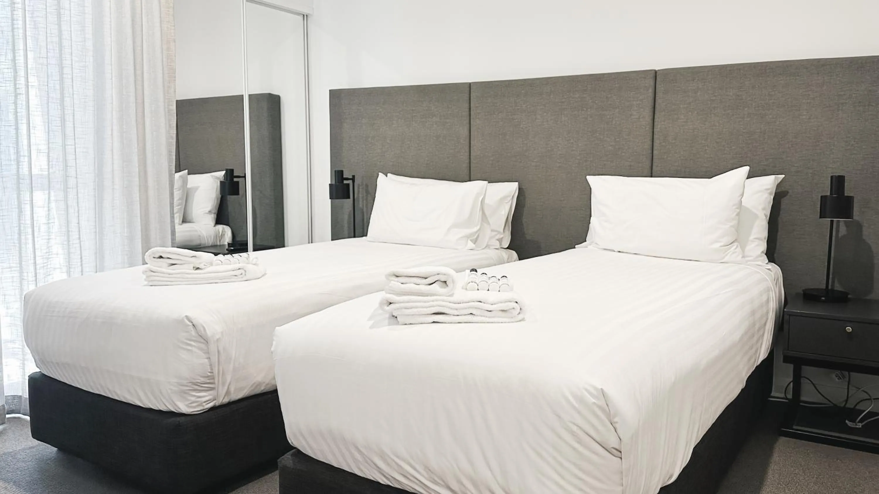 Bed in Oaks Toowoomba Hotel