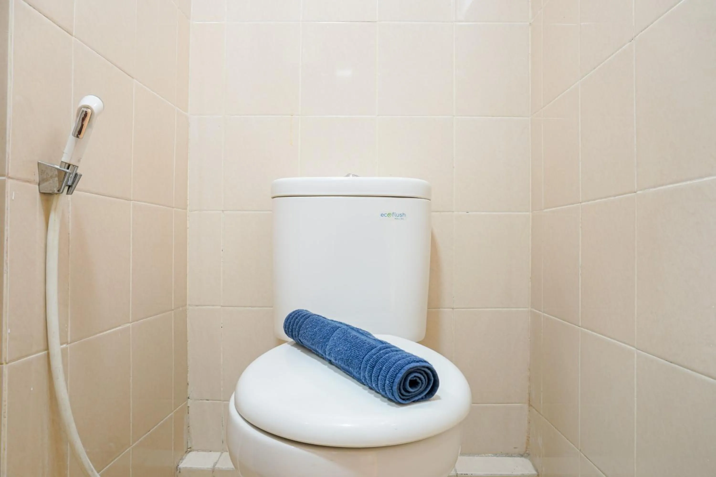 Comfortable 3BR Apartment at Green Palm Residences By Travelio