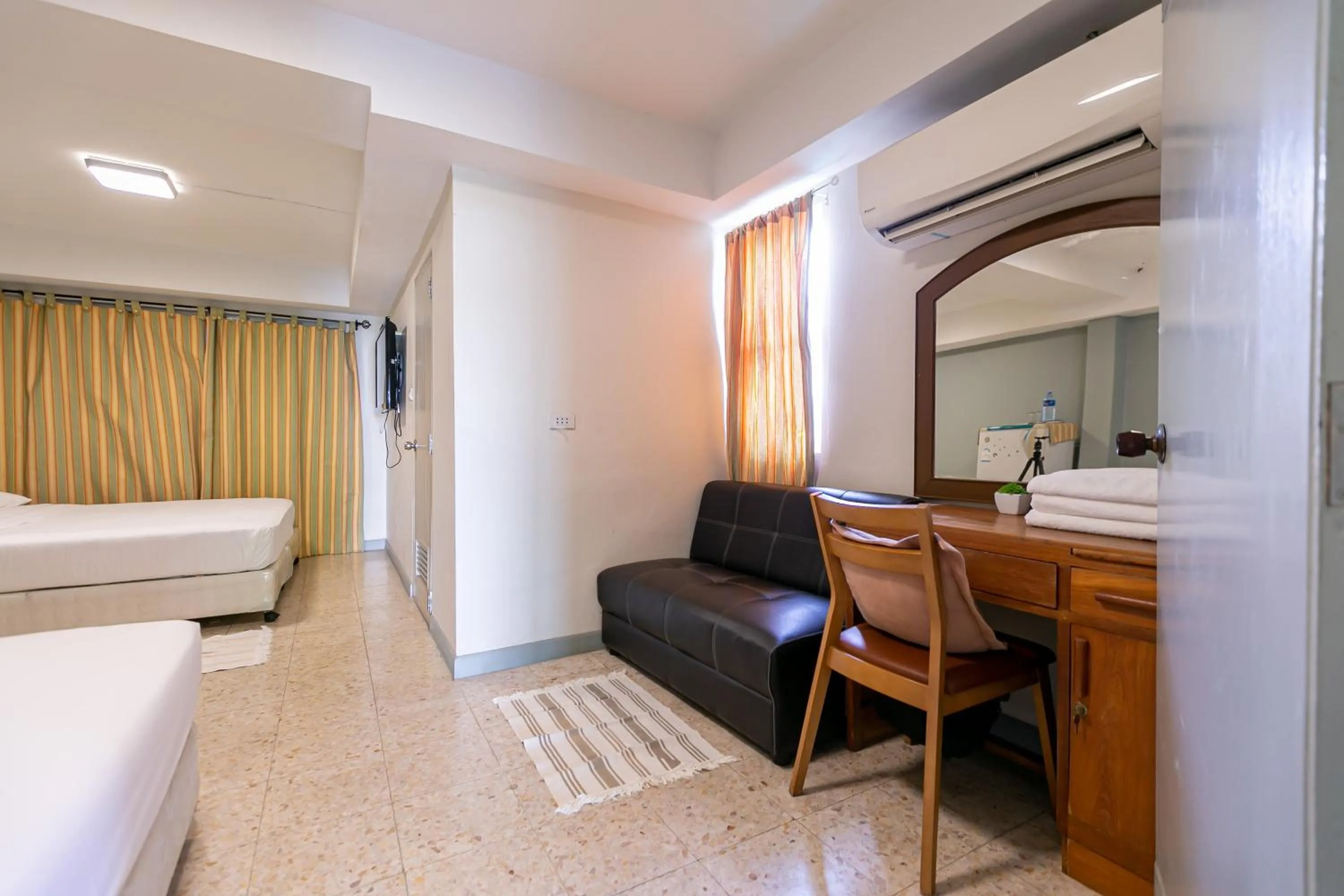 Bed in Wong Amat House