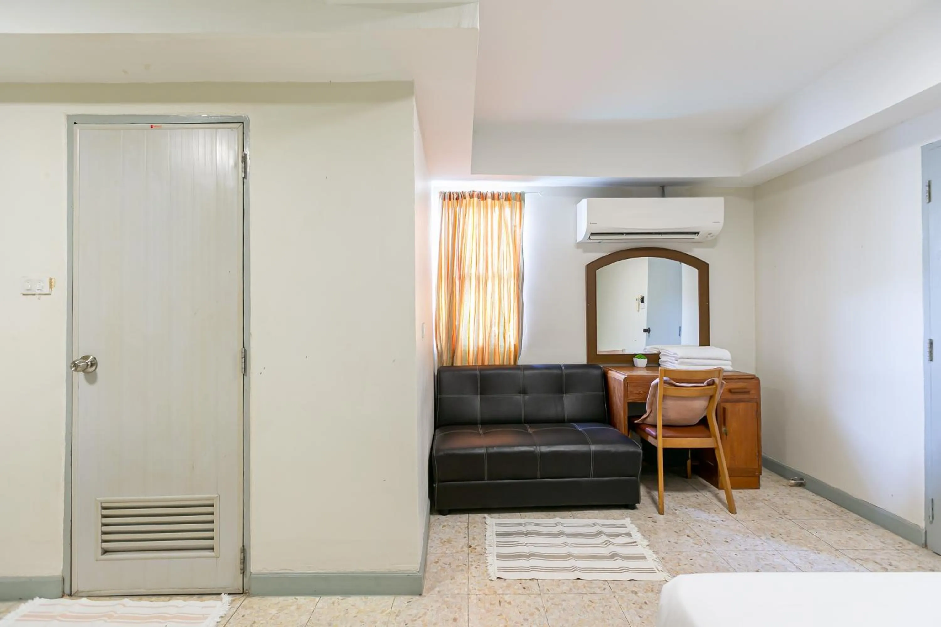 Living room in Wong Amat House