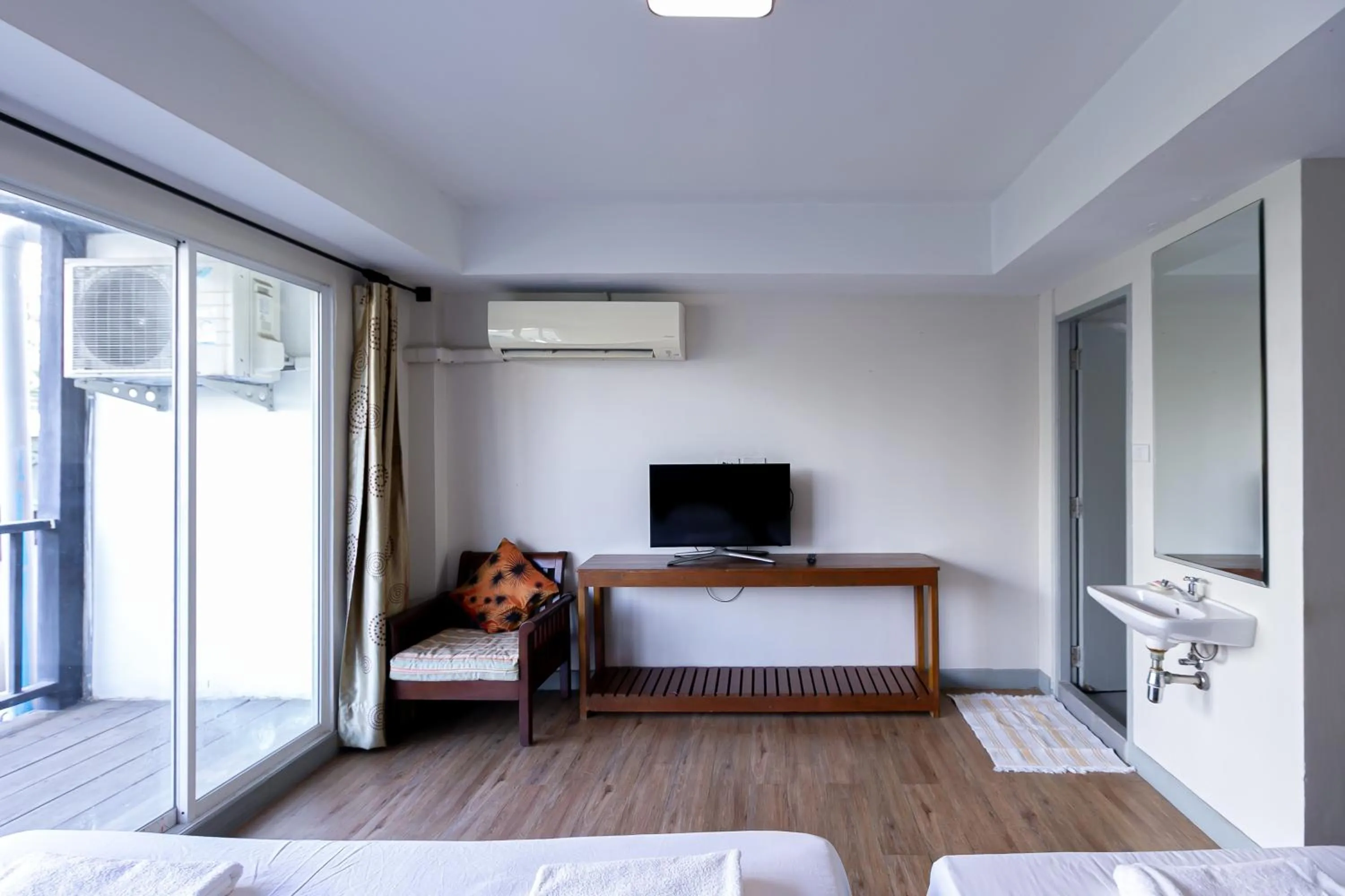 TV and multimedia, Bed in Wong Amat House