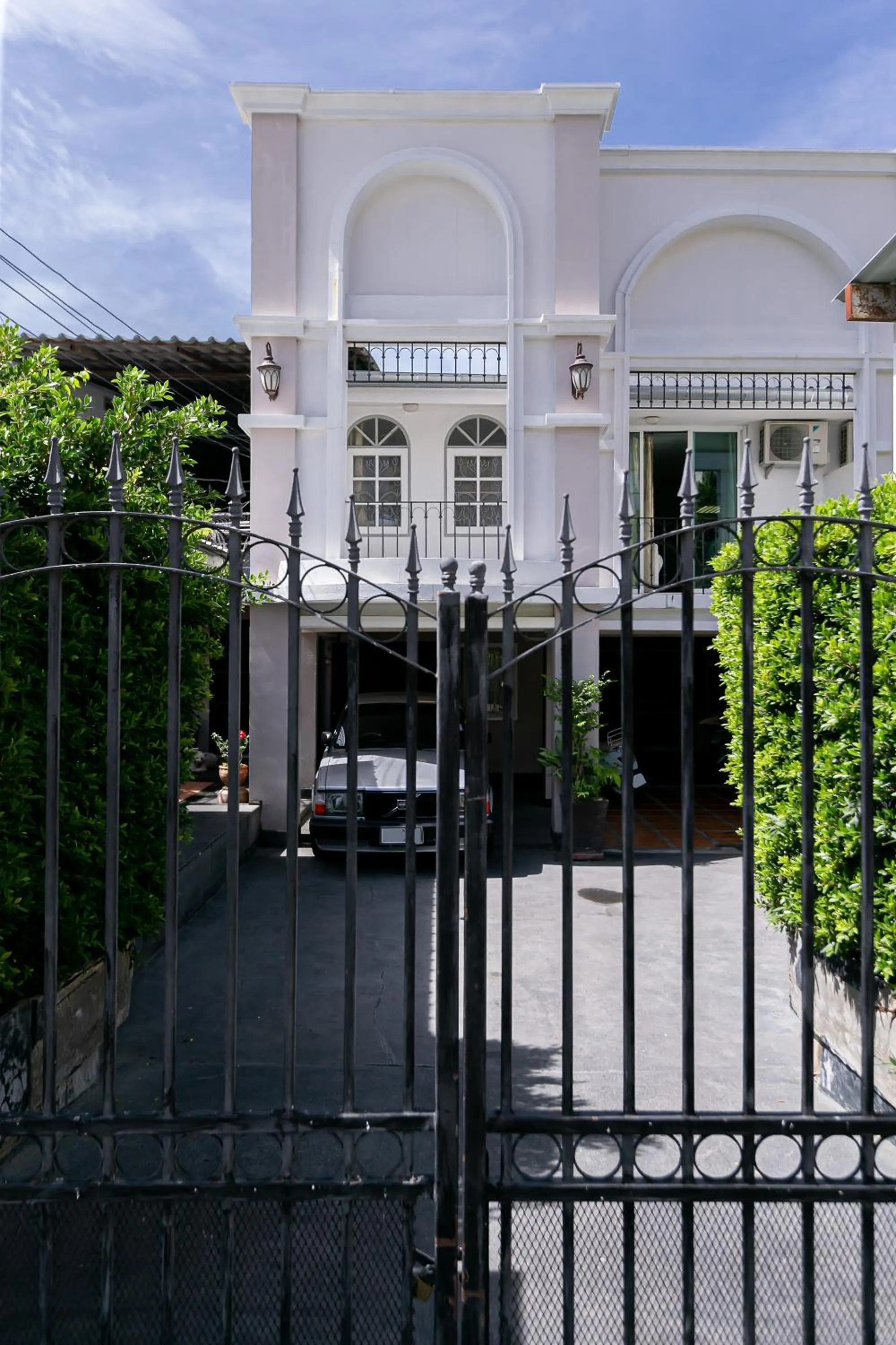 Property building in Wong Amat House