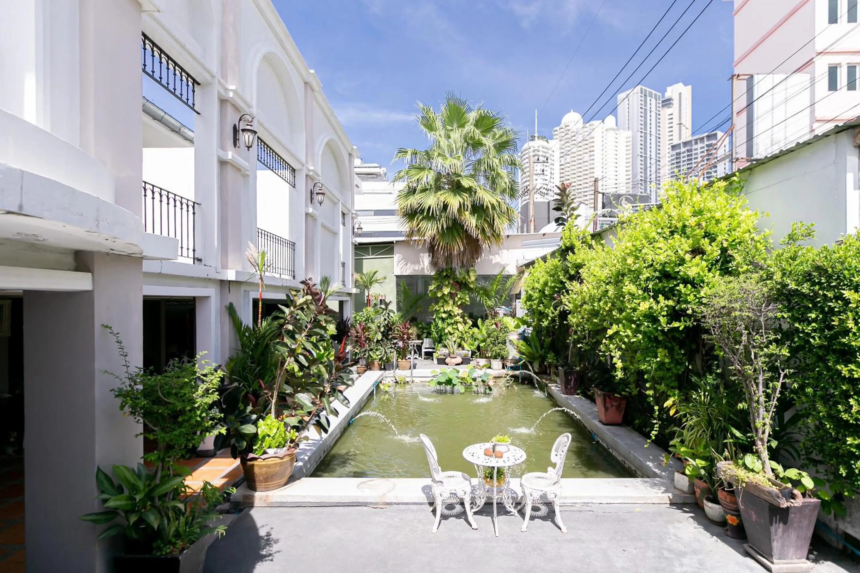 Property building in Wong Amat House