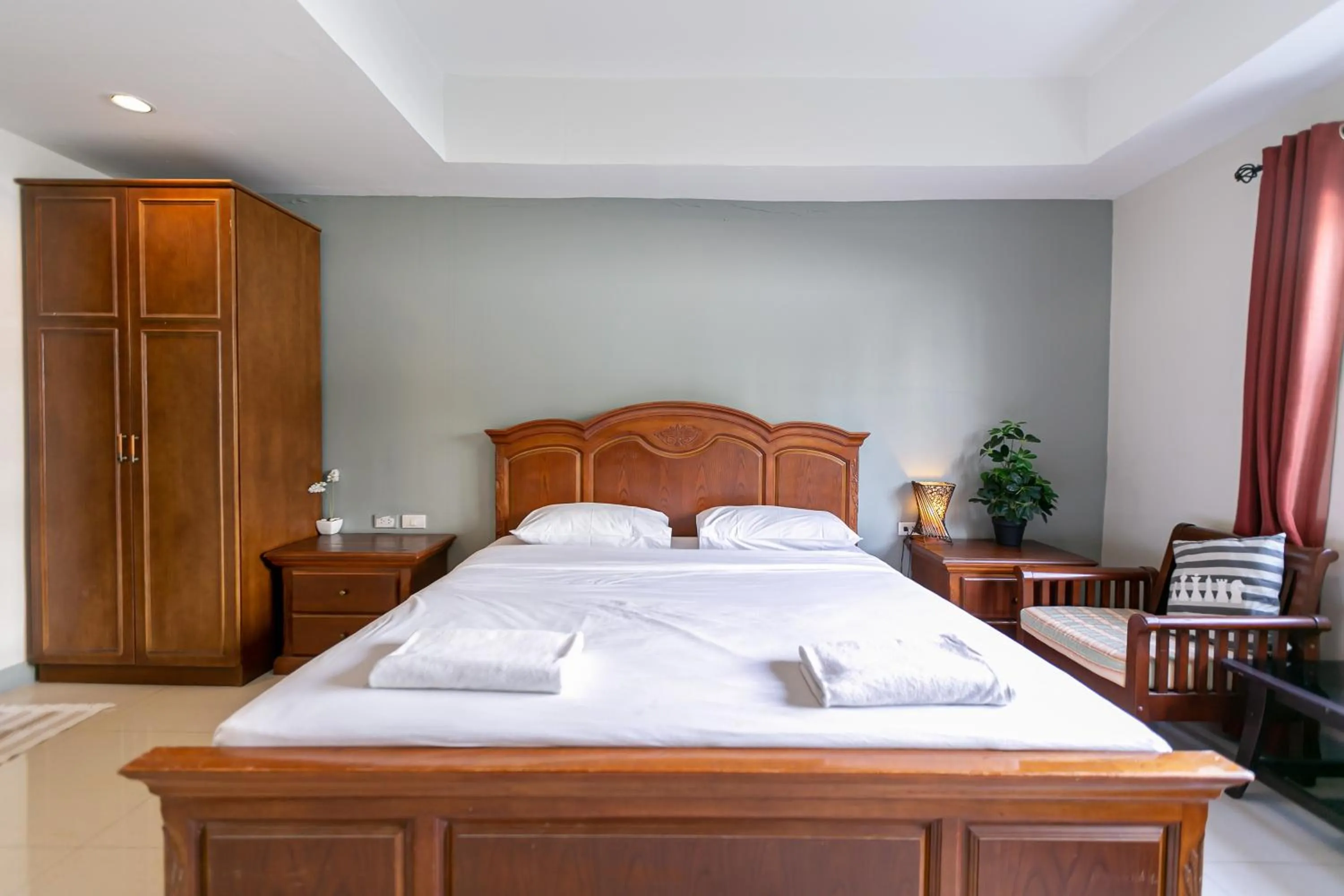 Bed in Wong Amat House