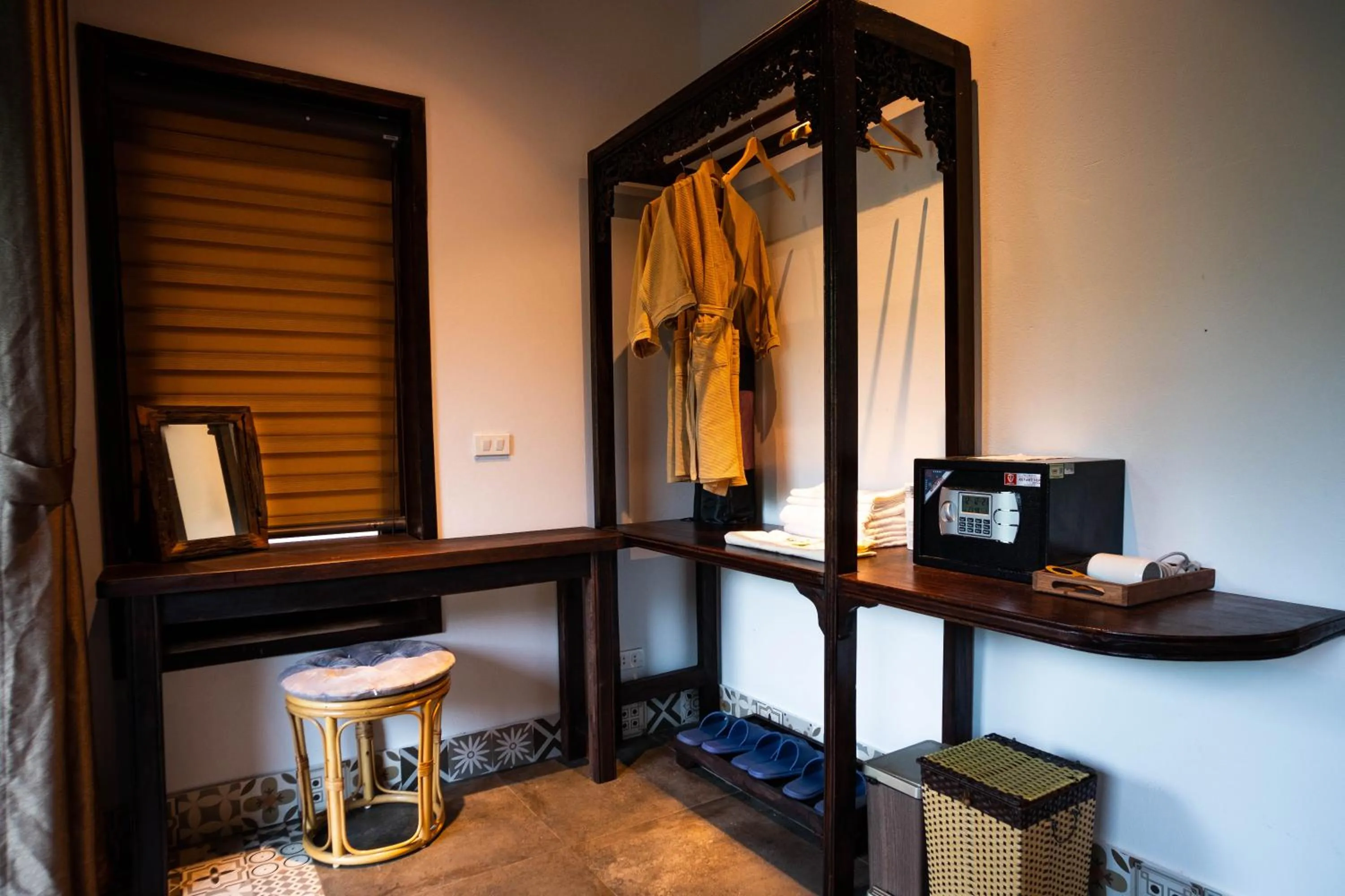 wardrobe in Trang An Ecolodge