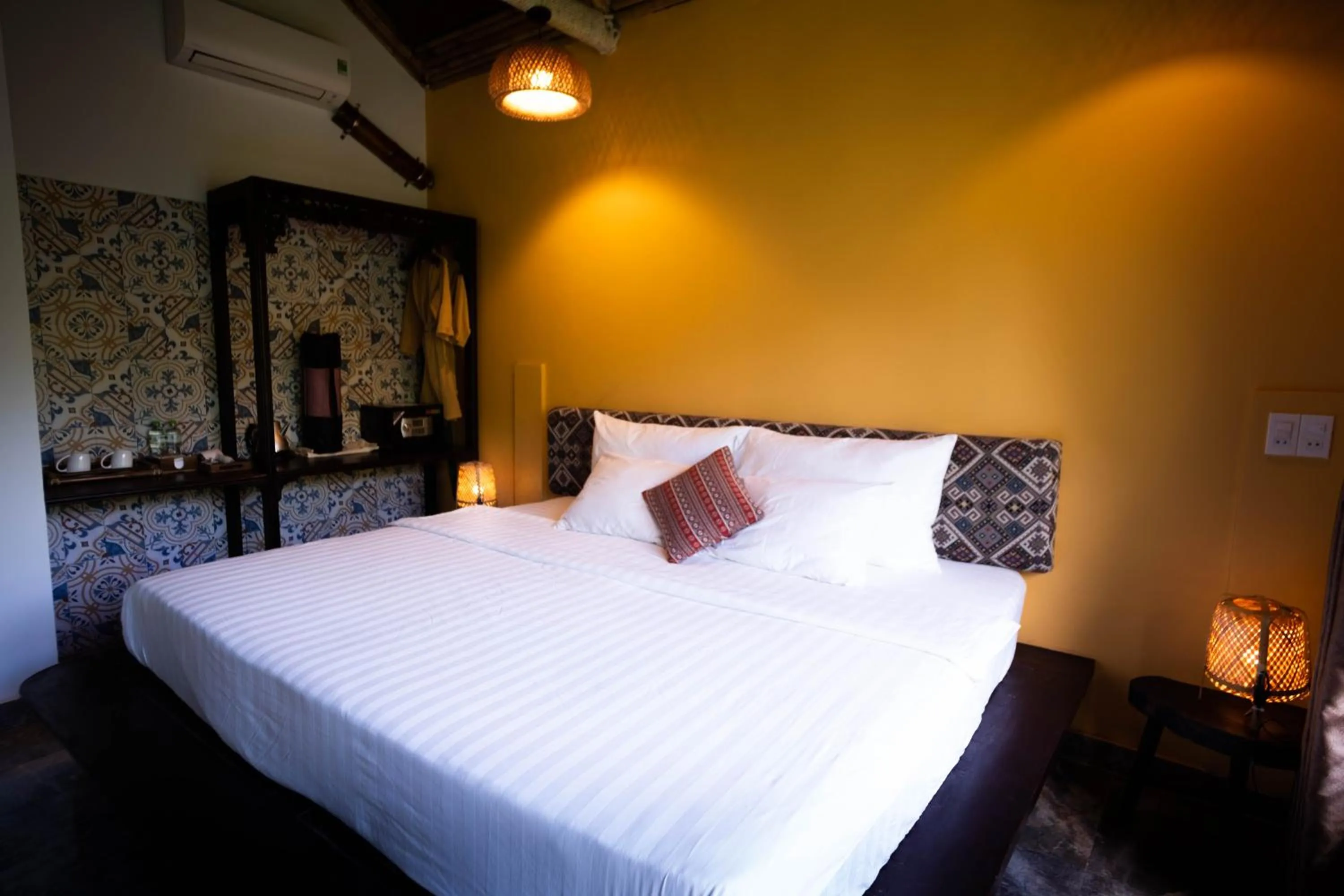 Bed in Trang An Ecolodge