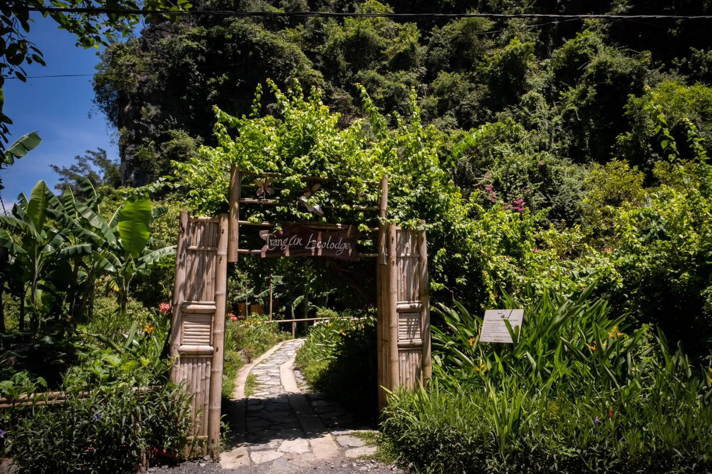 Facade/entrance in Trang An Ecolodge
