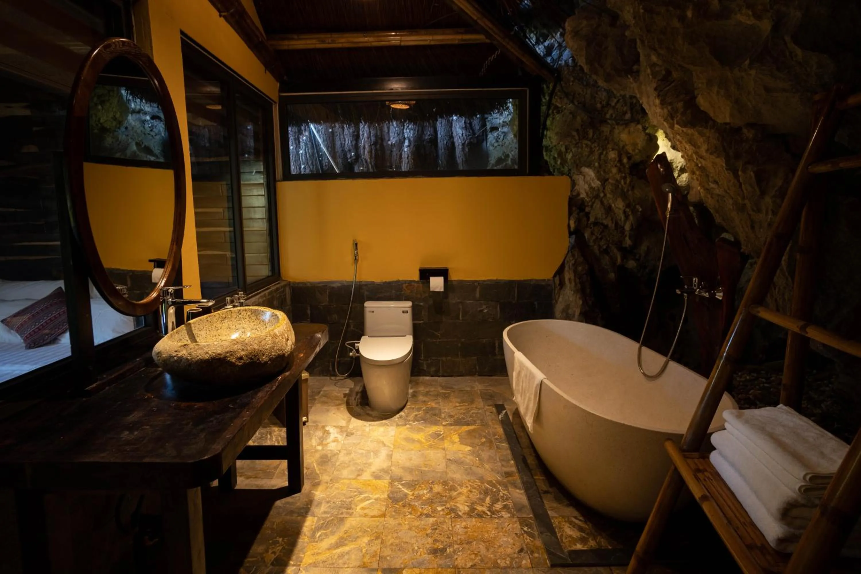 Hot Tub in Trang An Ecolodge