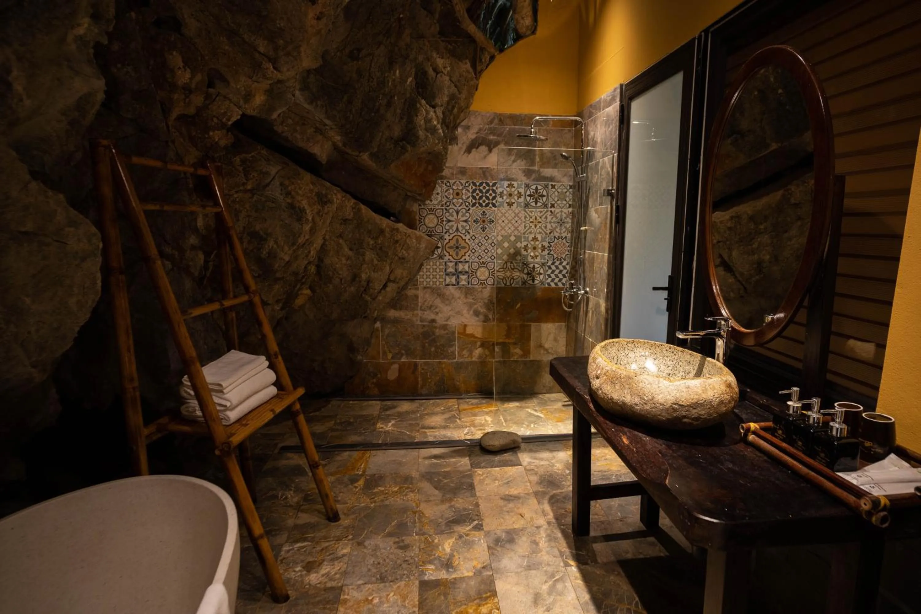 Toilet in Trang An Ecolodge