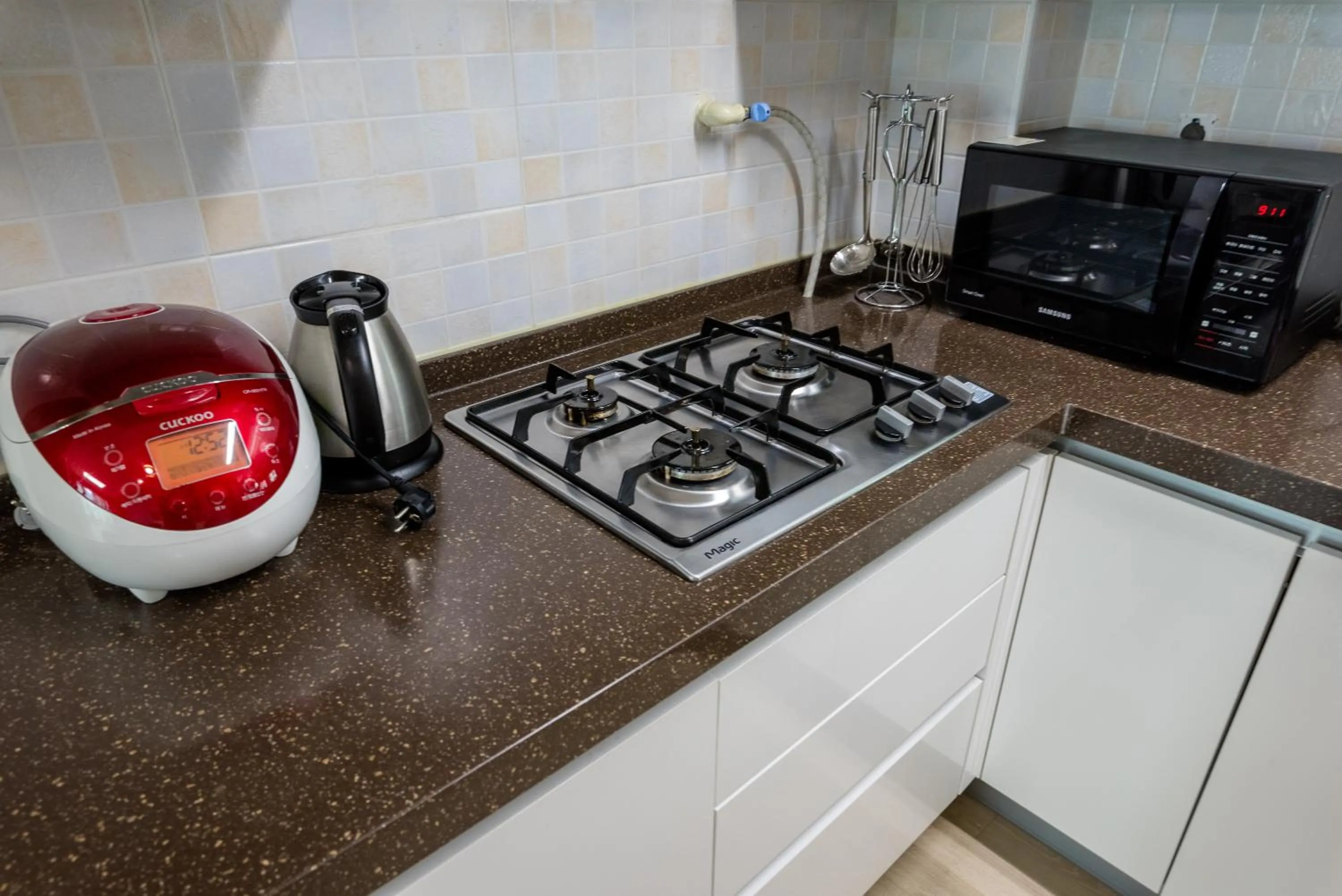 Kitchen or kitchenette in JS Residence Hotel Okpo