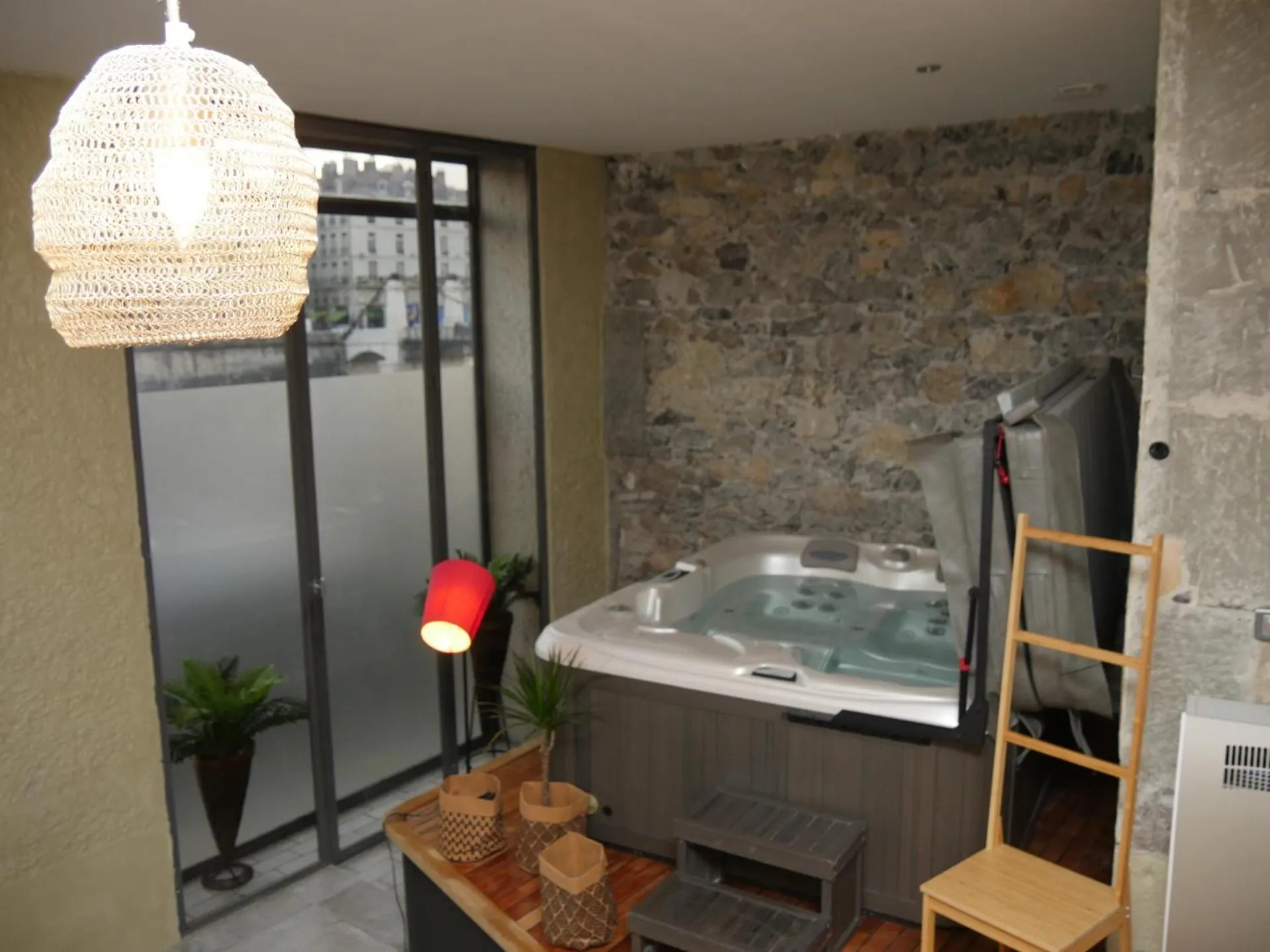 Appartement spa privatif Grenoble At Home Spa