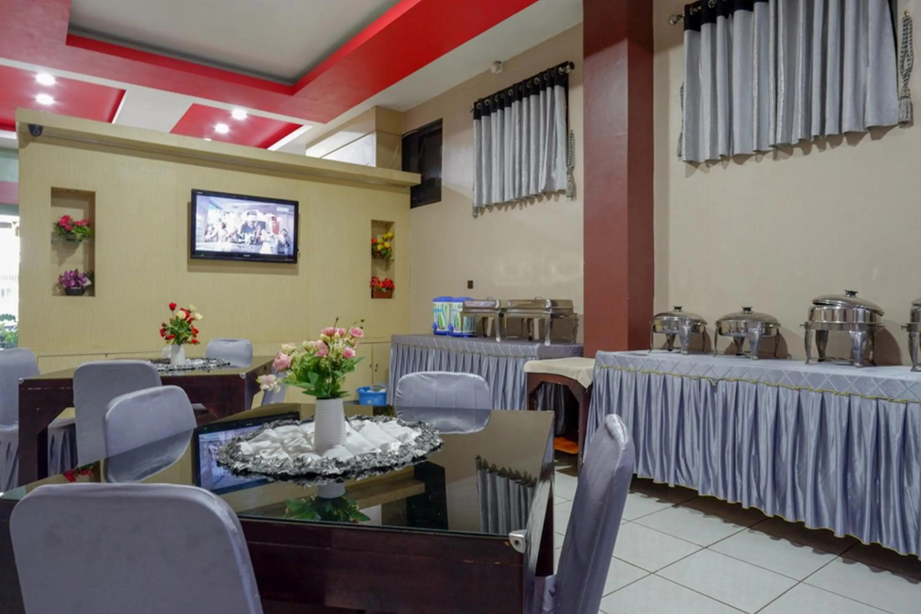 Restaurant/places to eat in RedDoorz Syariah @ Hotel Wisma Indonesia Kendari