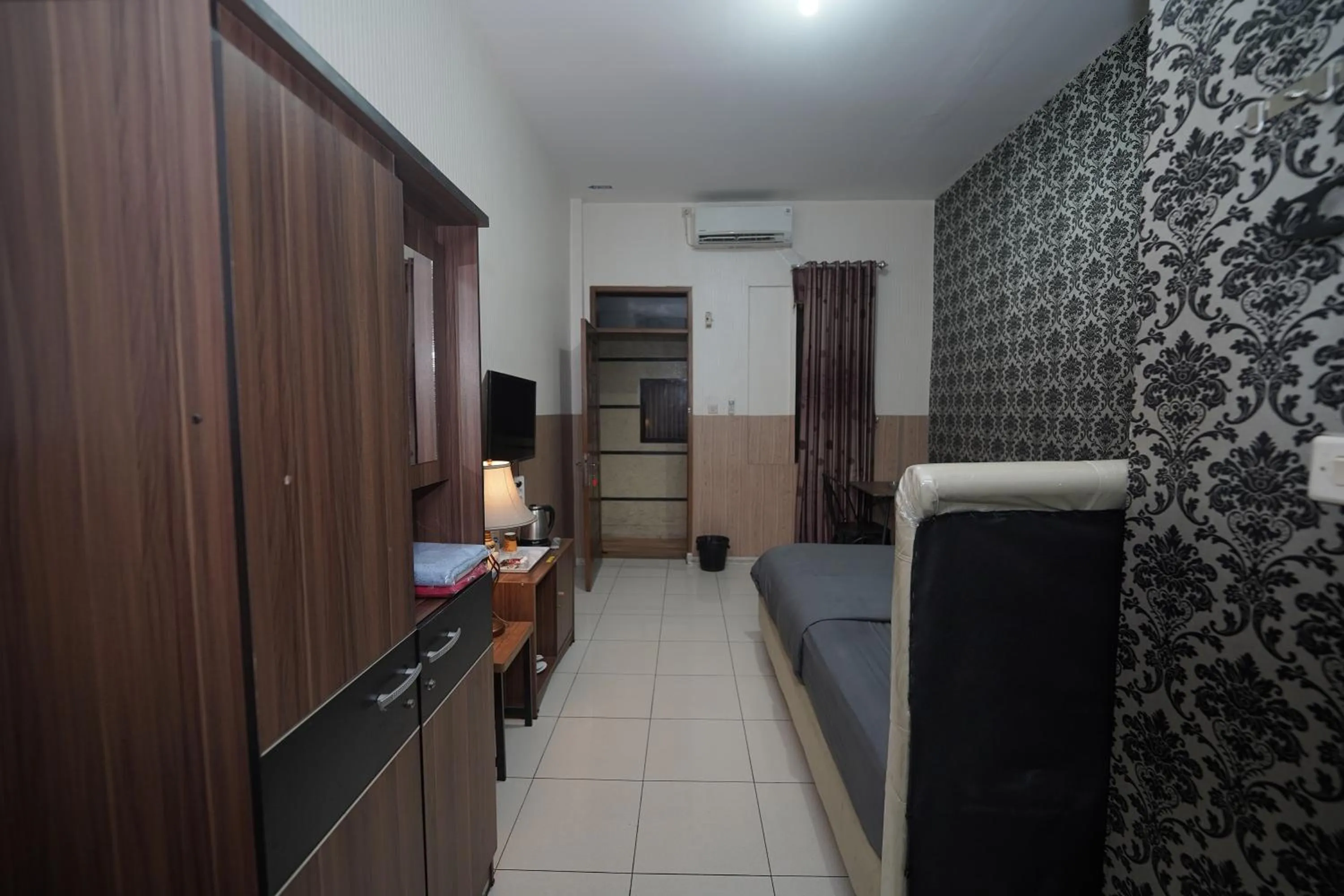 Bedroom, Bed in Hotel Soreang