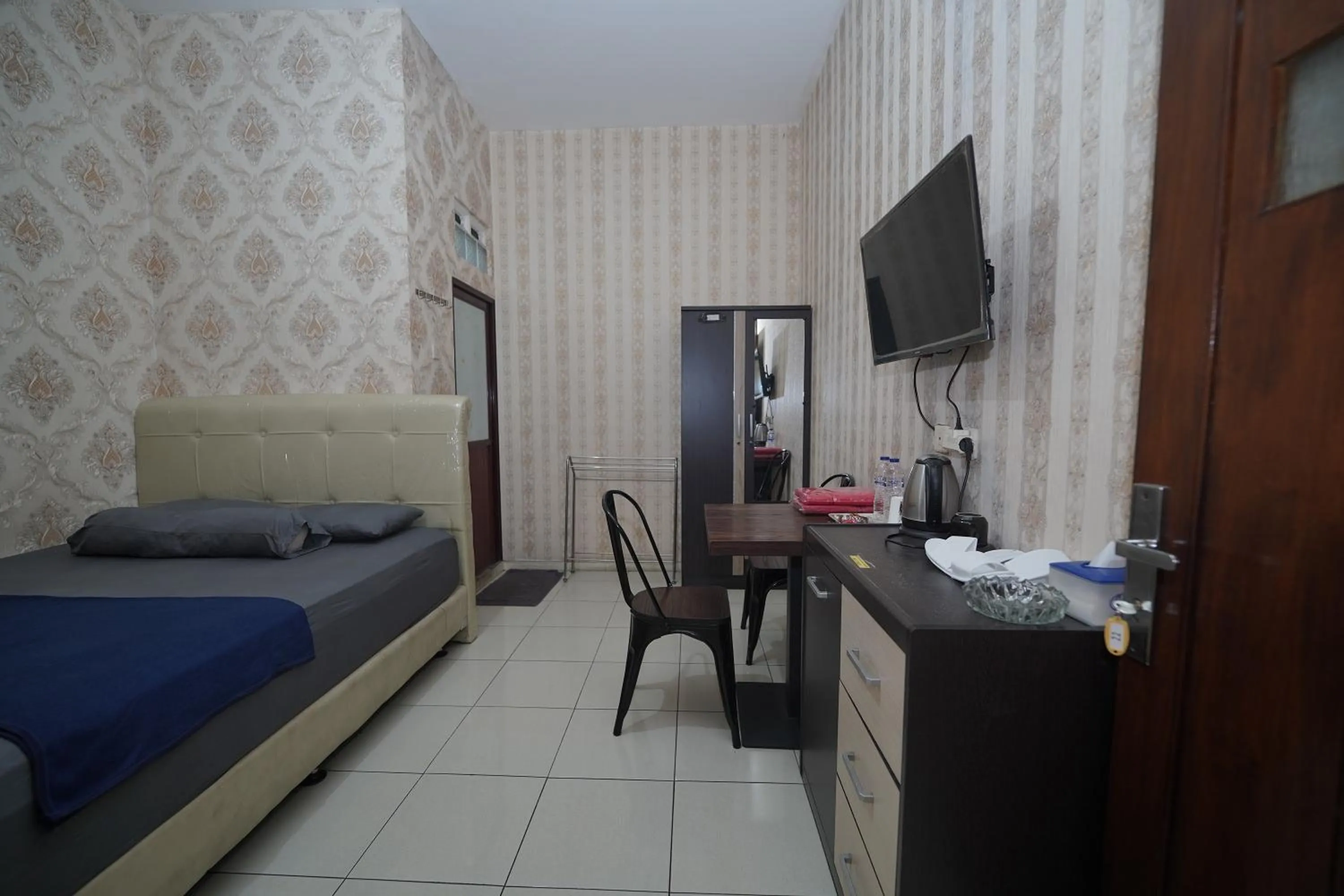 Bedroom, Bed in Hotel Soreang