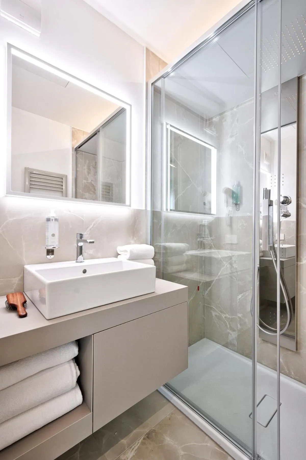 Shower in Albamarina Residence