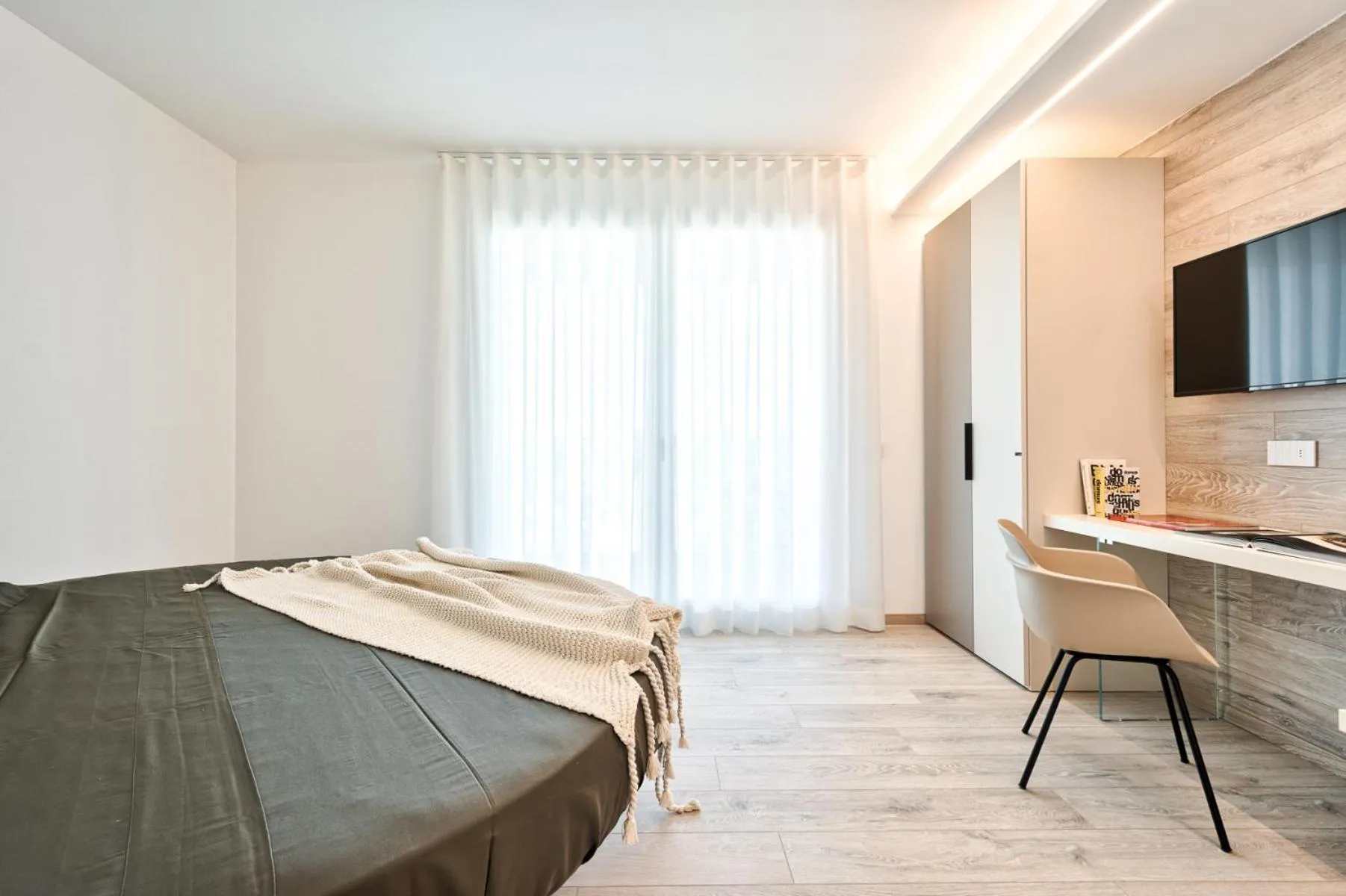 Photo of the whole room in Albamarina Residence