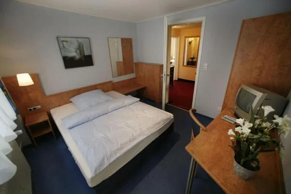 Photo of the whole room, Bed in Hotel Altes Rathaus