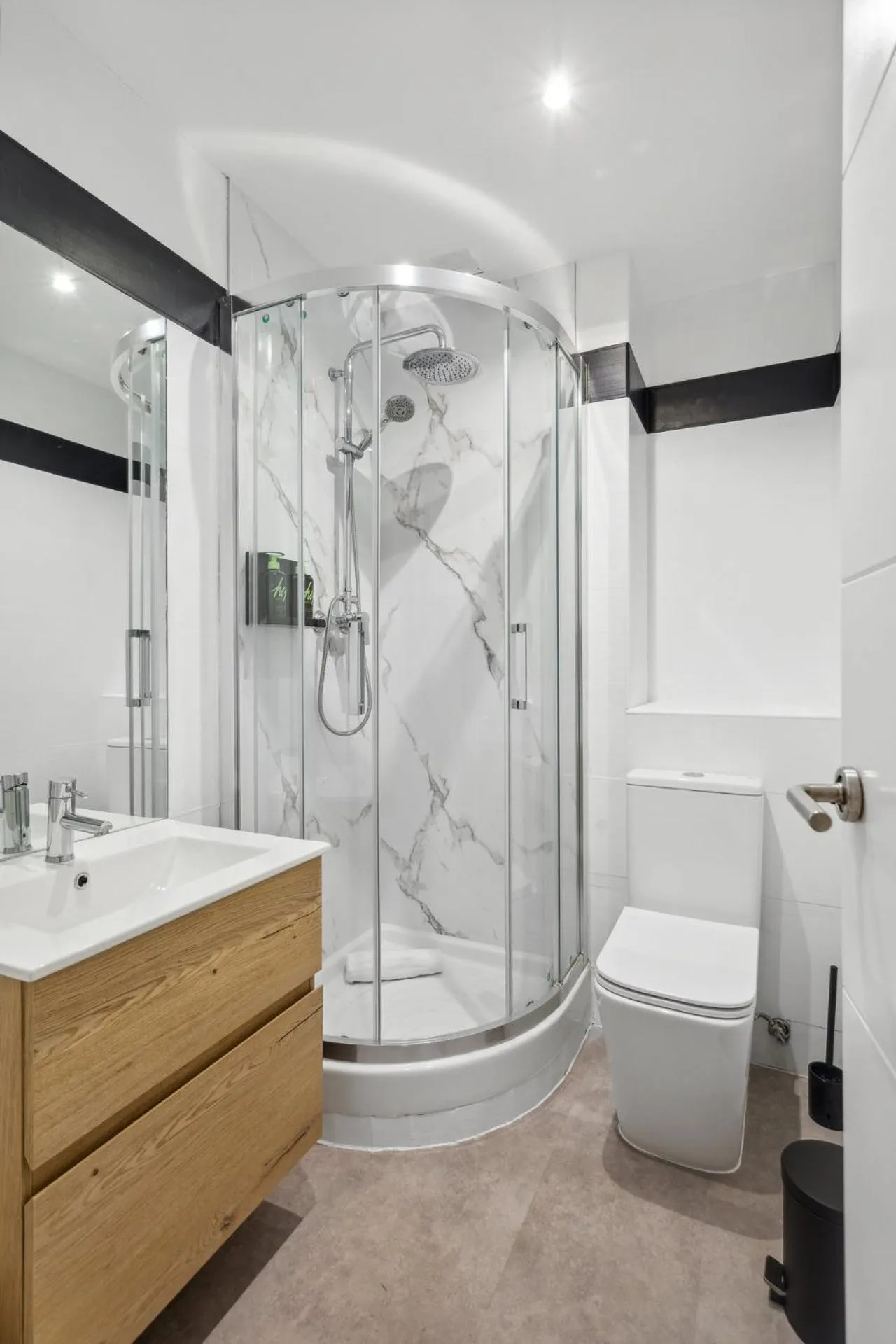 Shower in Limehome Madrid Calle de la Paloma