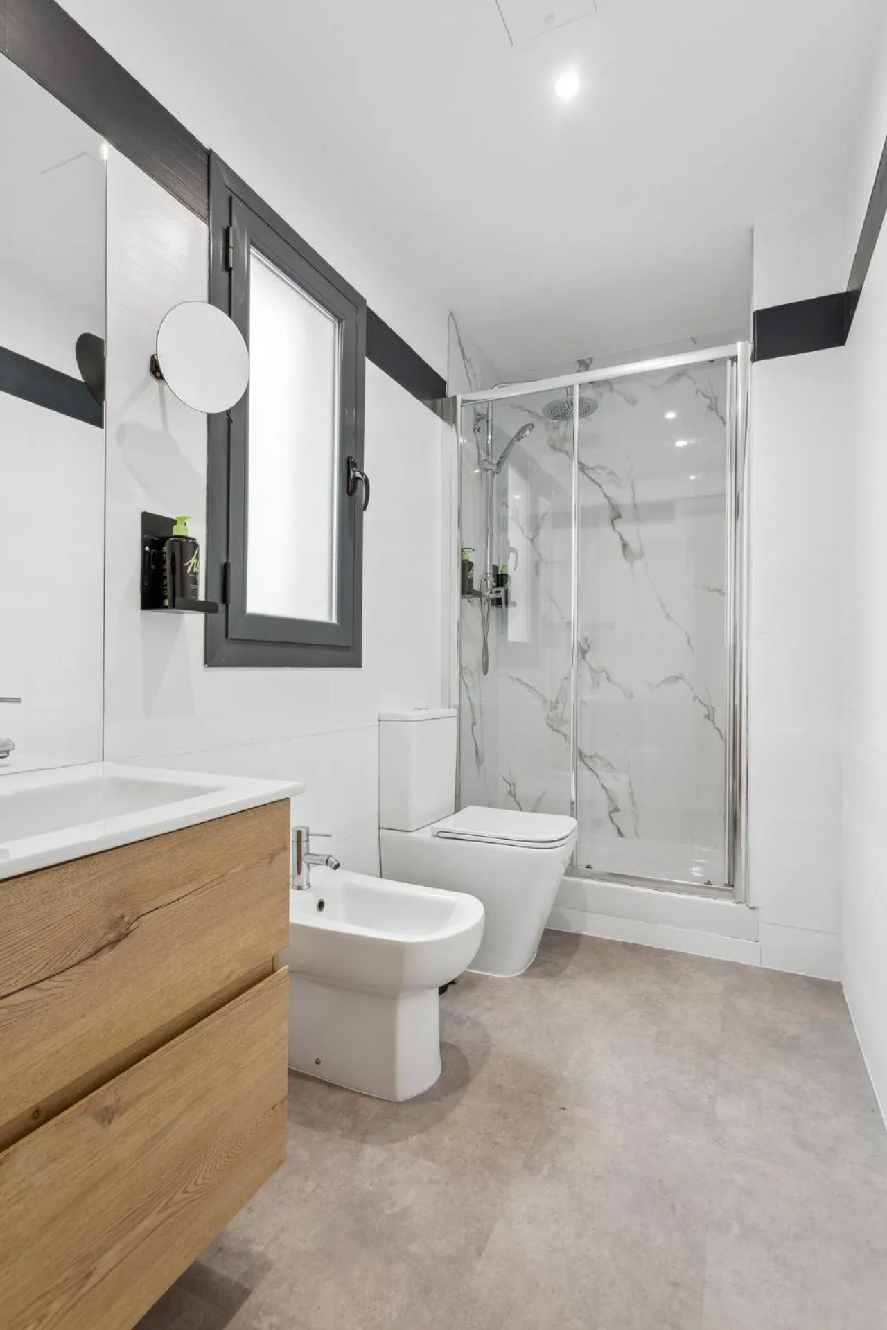 Shower in Limehome Madrid Calle de la Paloma