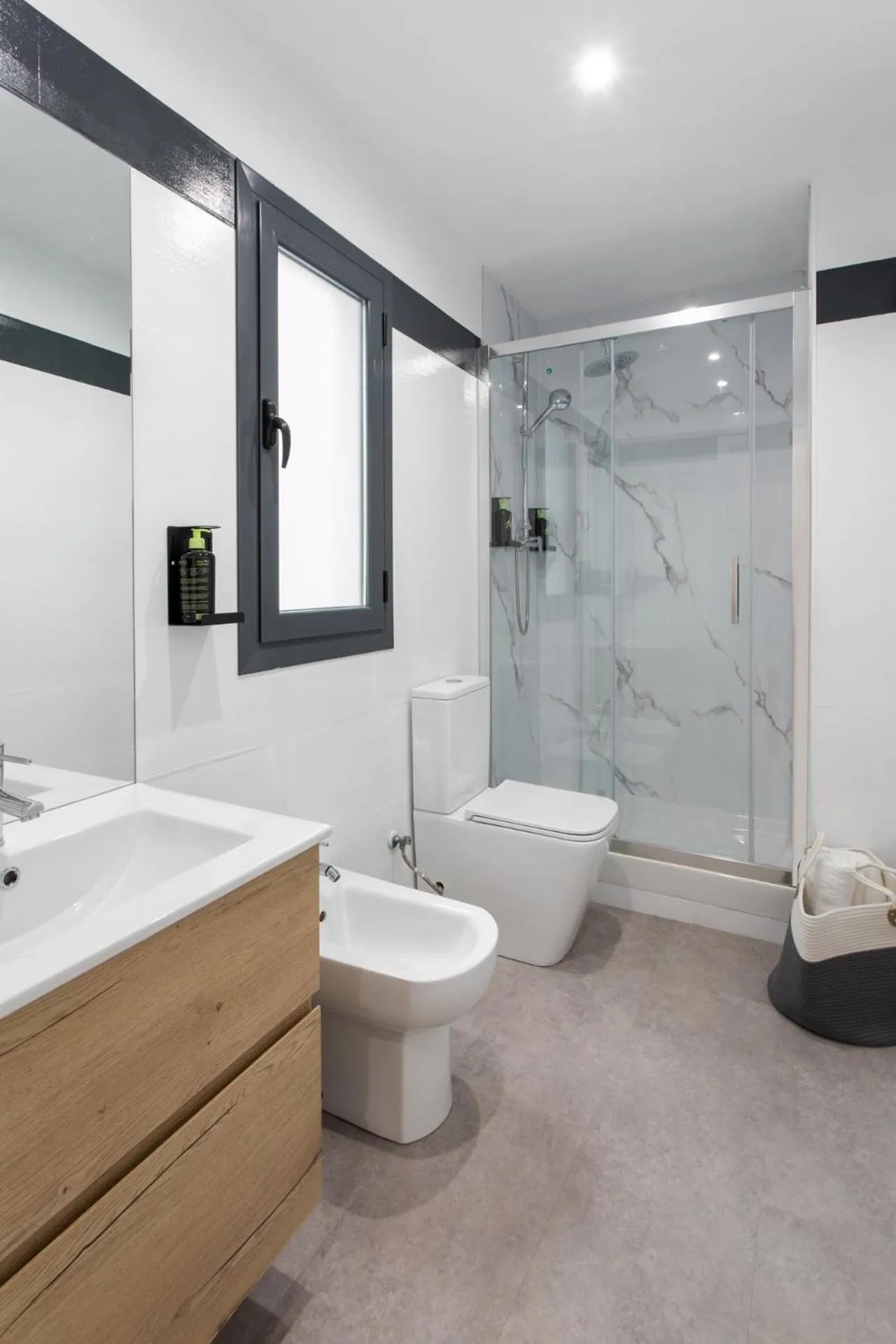 Shower in Limehome Madrid Calle de la Paloma