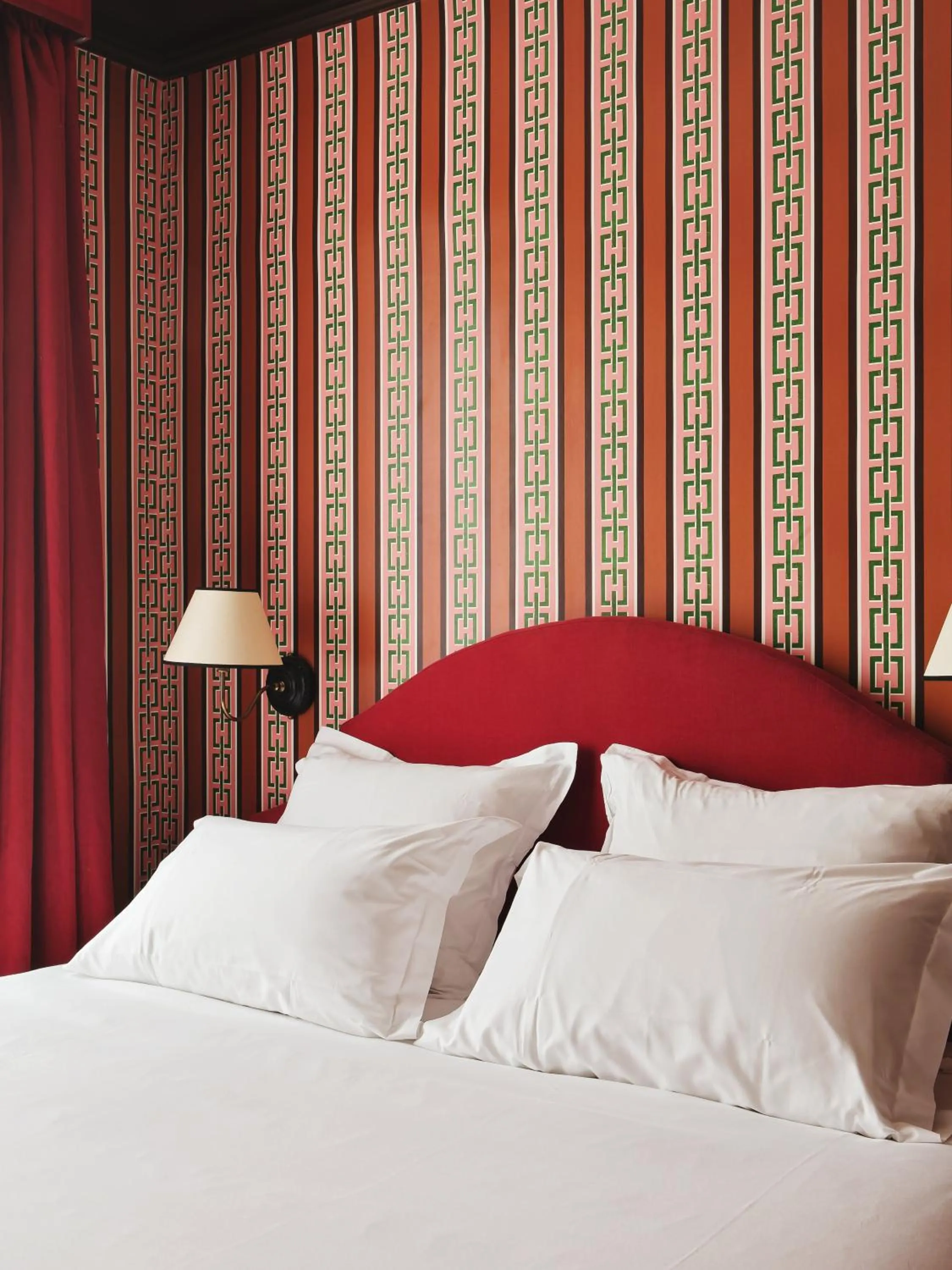 Bedroom, Bed in Hôtel Les Deux Gares & Spa