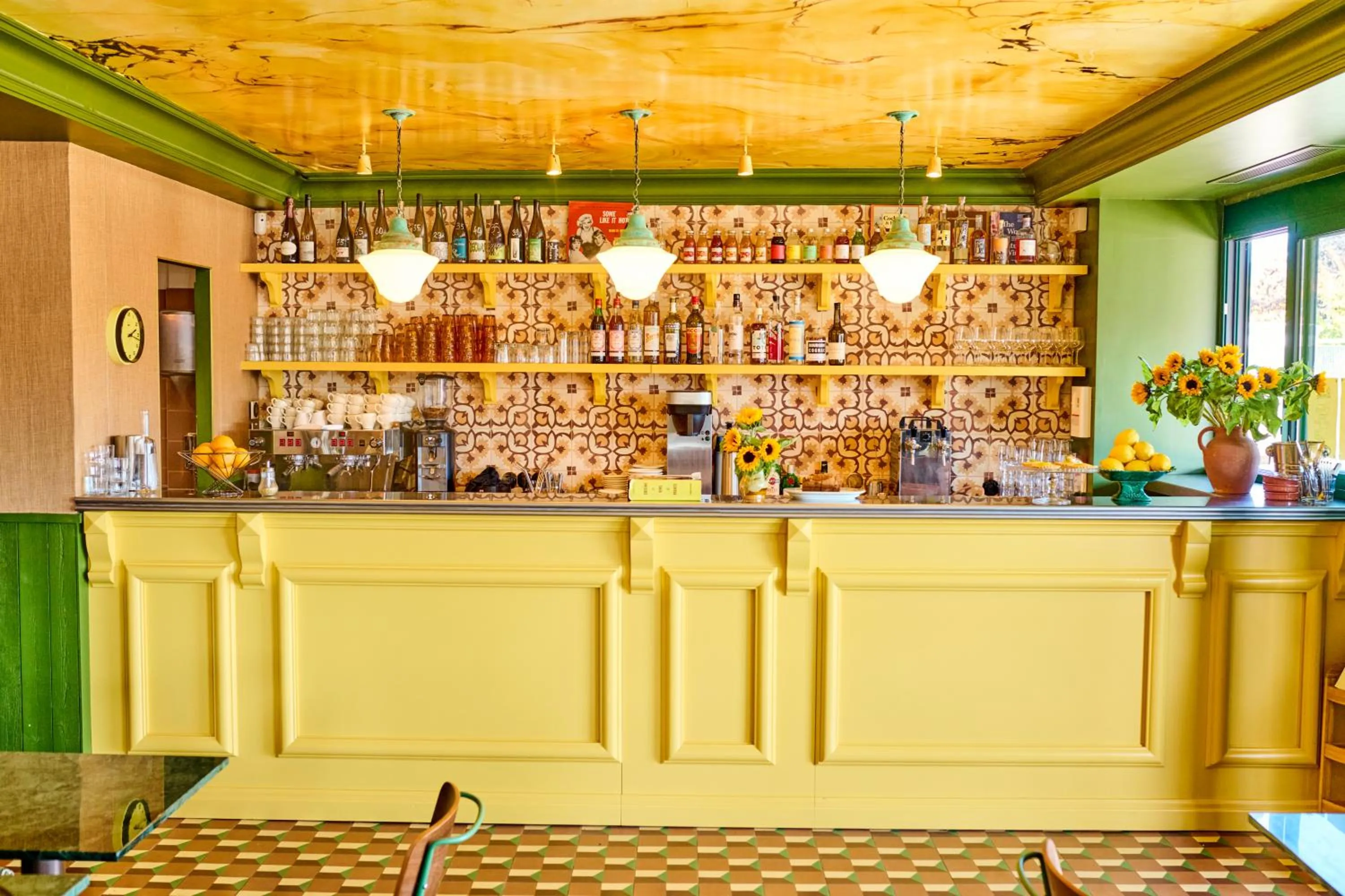 Restaurant/places to eat in Hôtel Les Deux Gares & Spa