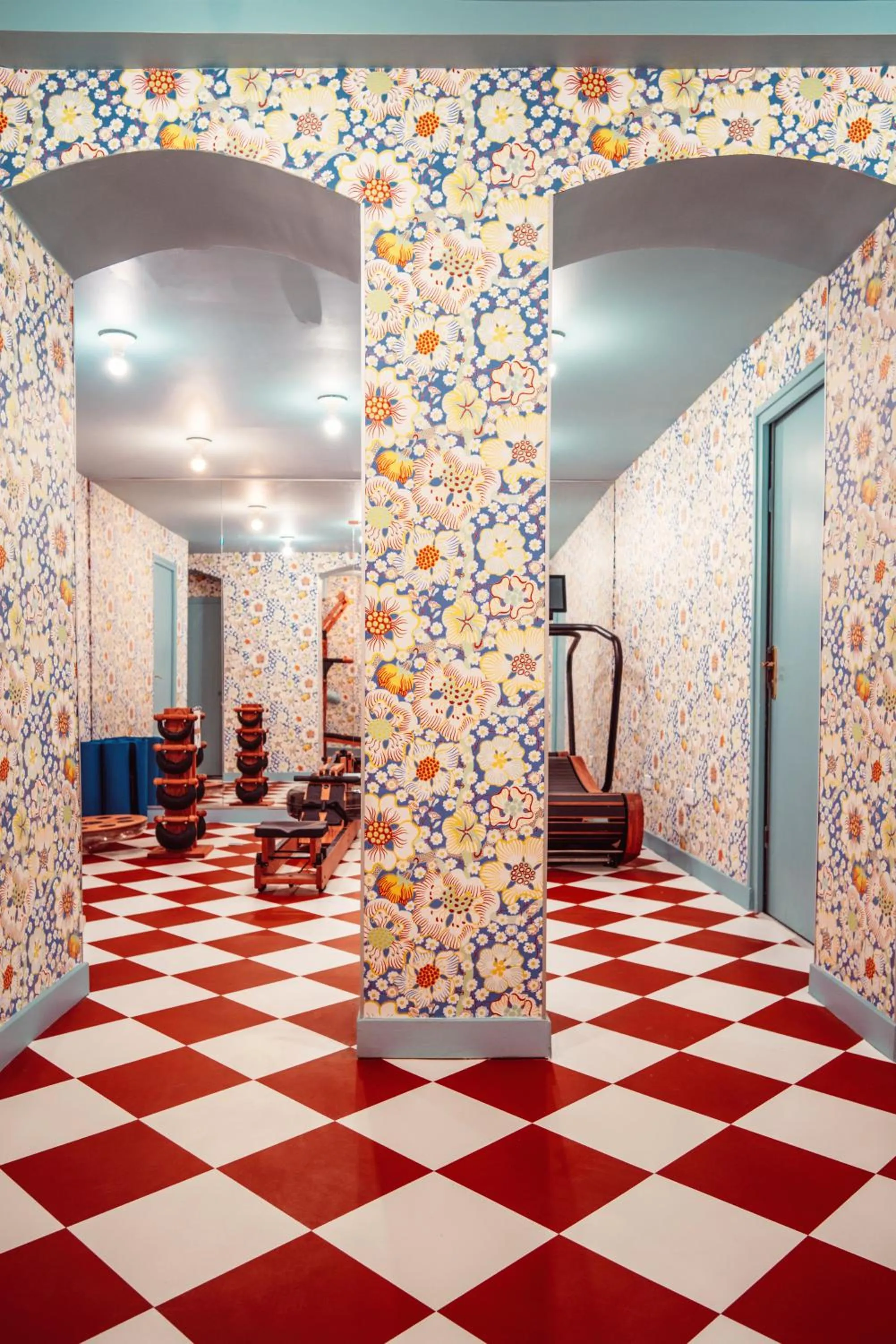 Fitness centre/facilities in Hôtel Les Deux Gares & Spa