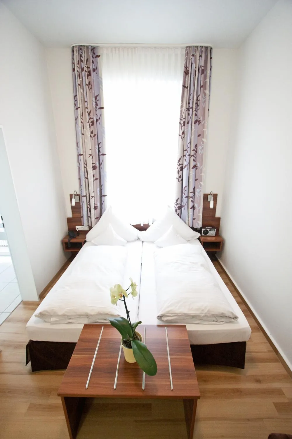 Photo of the whole room, Bed in Hotel am Viktualienmarkt