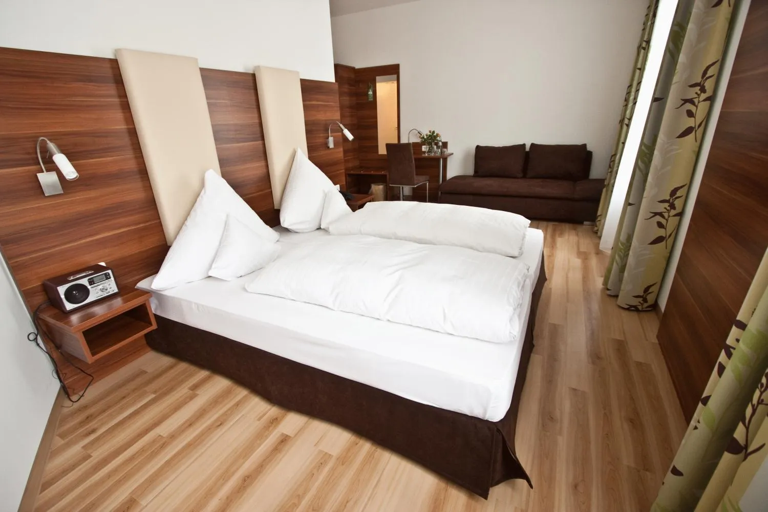 Photo of the whole room, Bed in Hotel am Viktualienmarkt