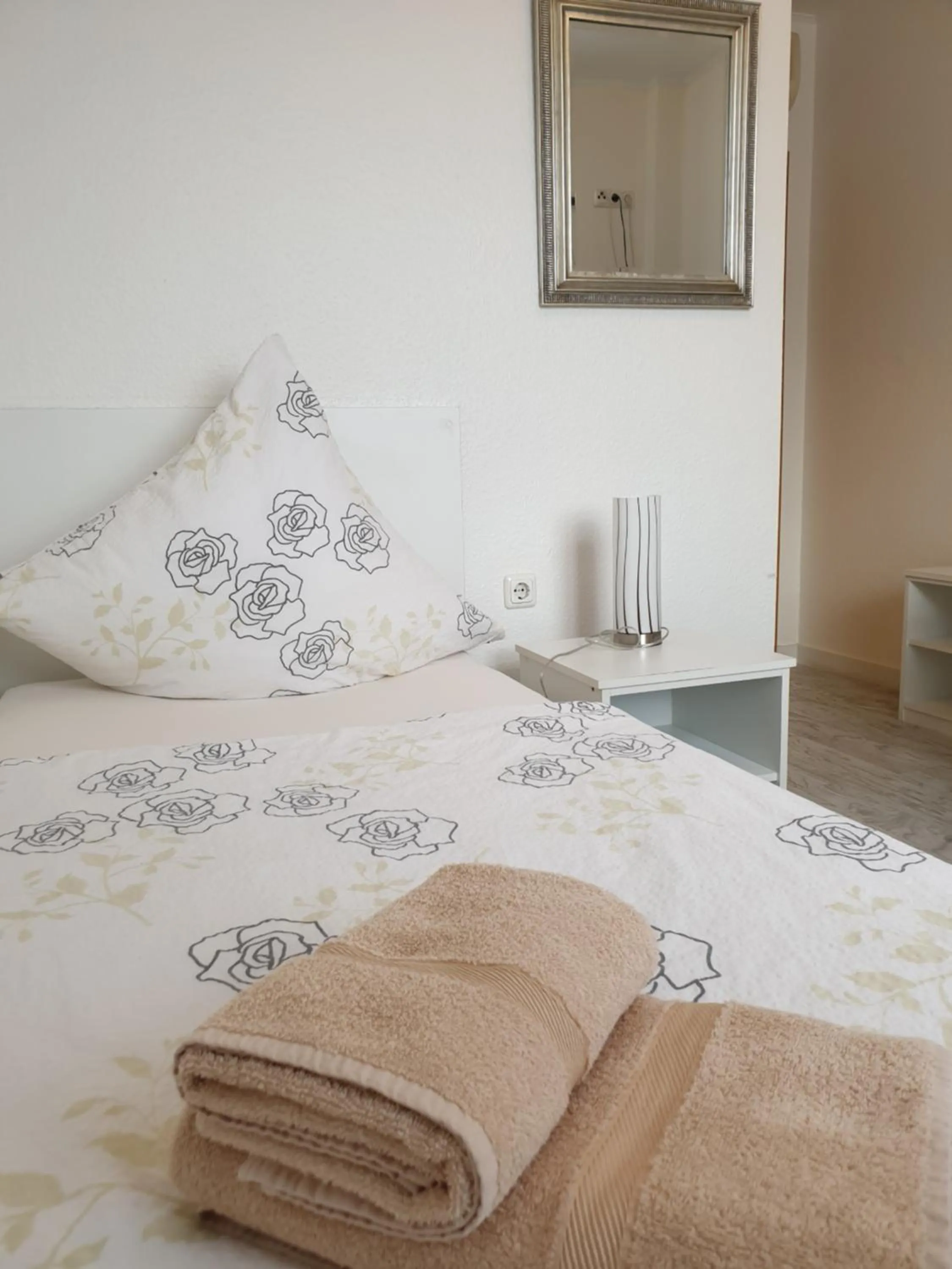 Bed in Zimmer for you