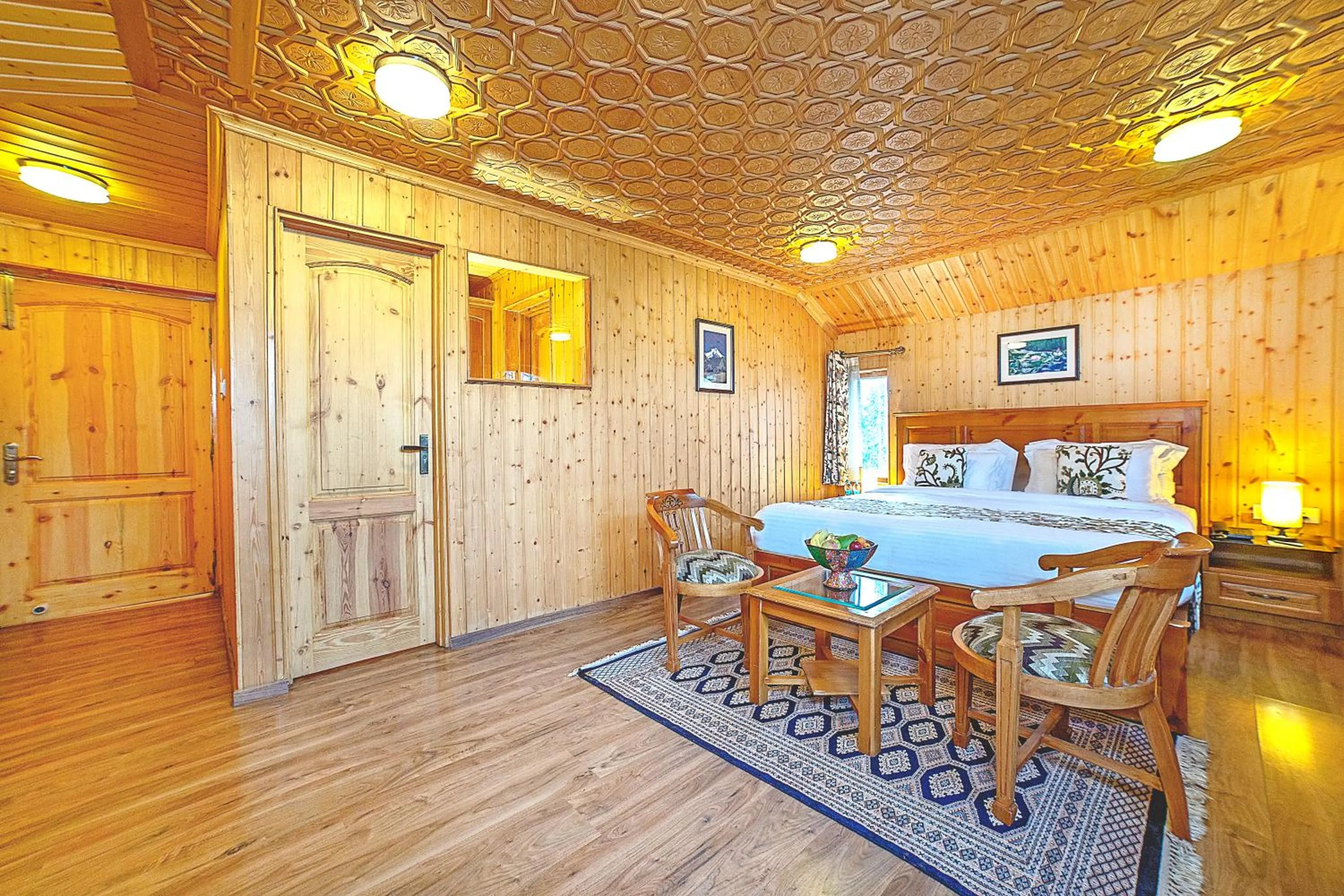 Photo of the whole room, Bed in Shaw Inn by Stay Pattern