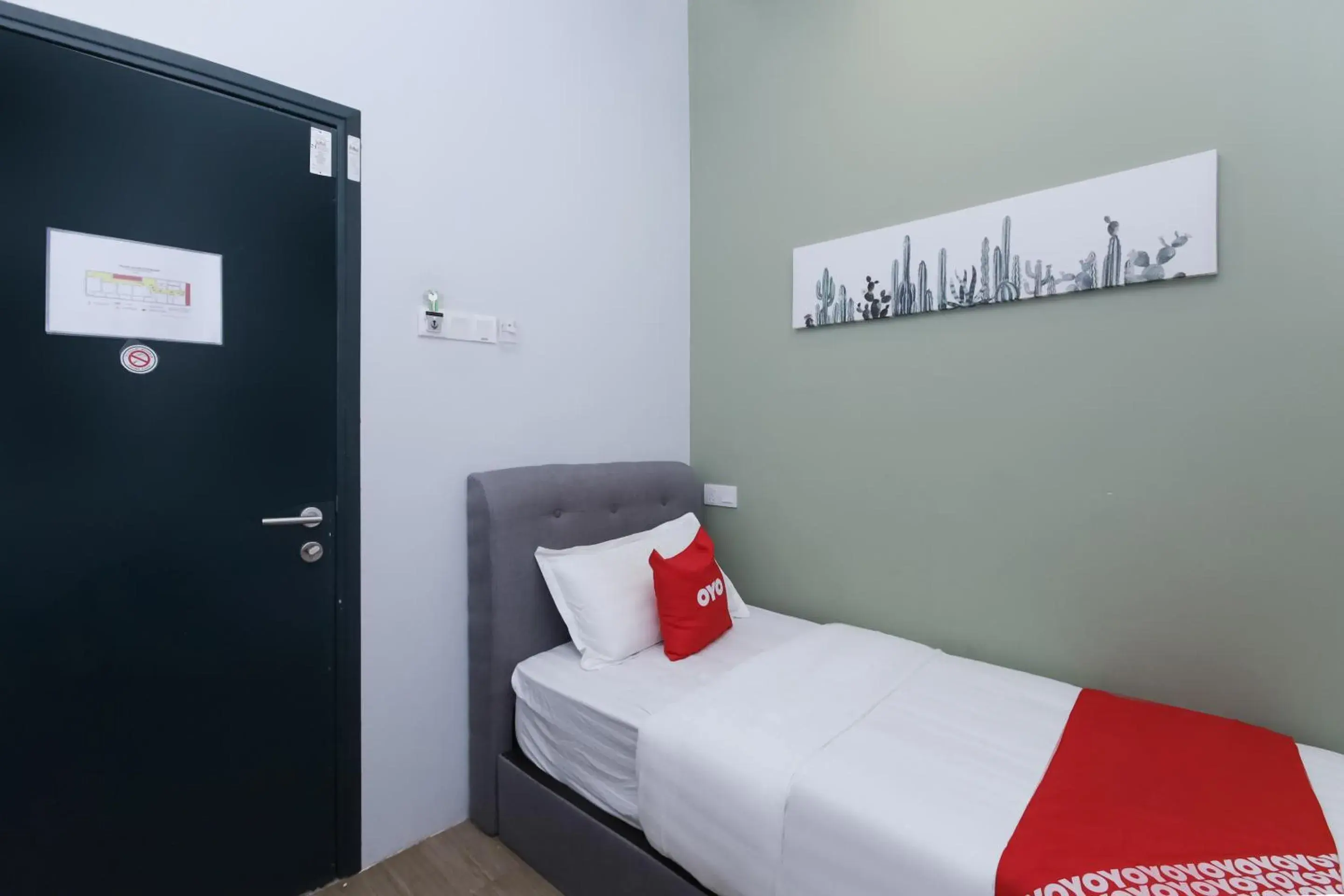 Deluxe Twin Room in OYO 90399 Green Home Hotel syariah Deluxe Twin Room in OYO 90399 Green Home Hotel syariah