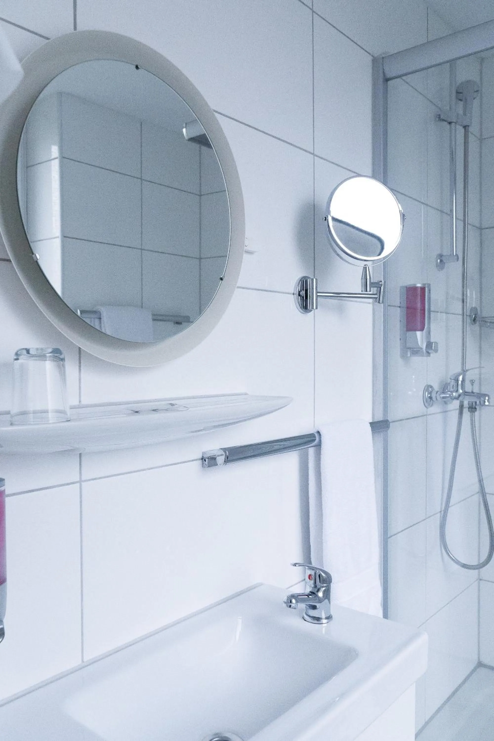 Shower in Stadt-gut-Hotel Rheinischer Hof