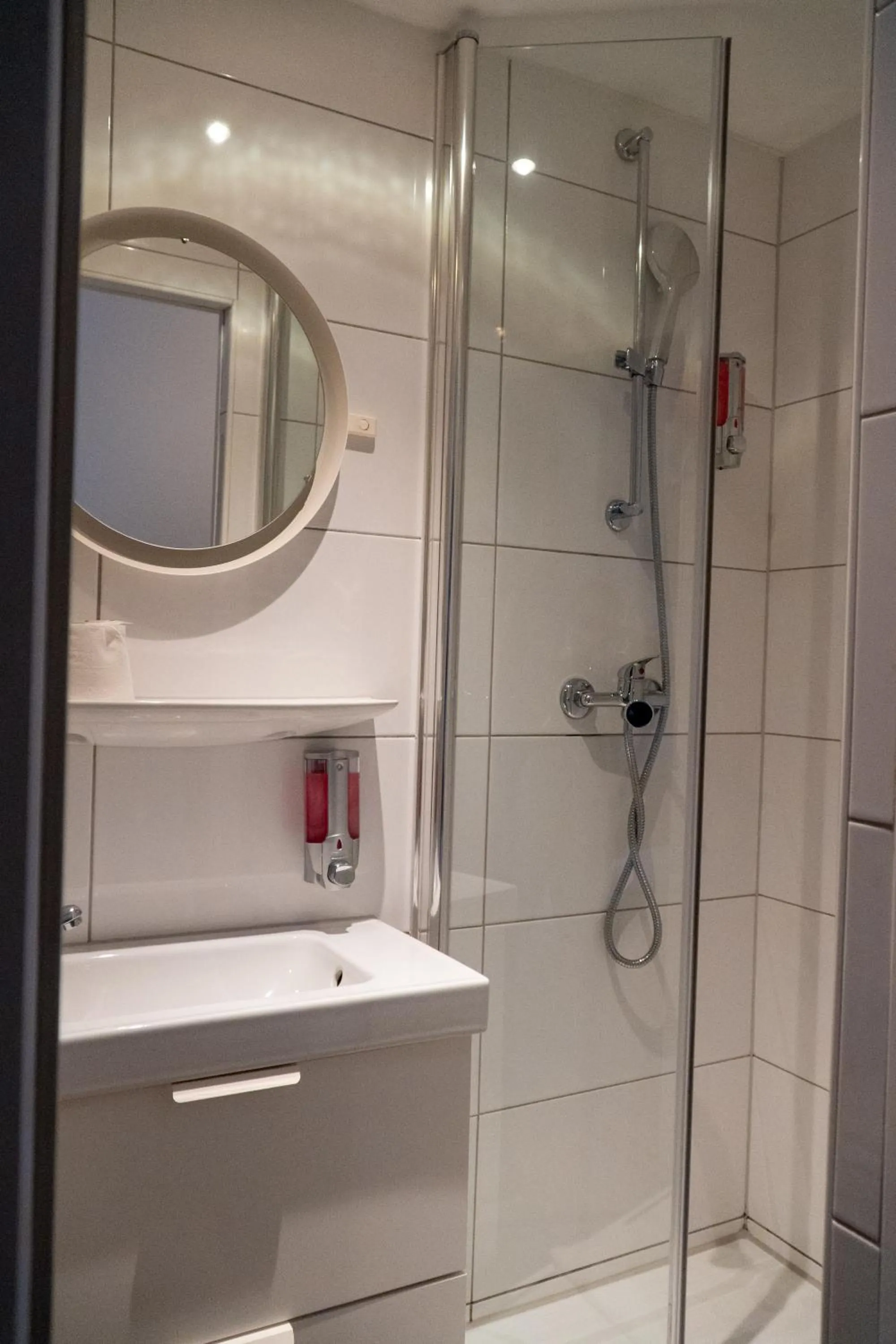Shower in Stadt-gut-Hotel Rheinischer Hof