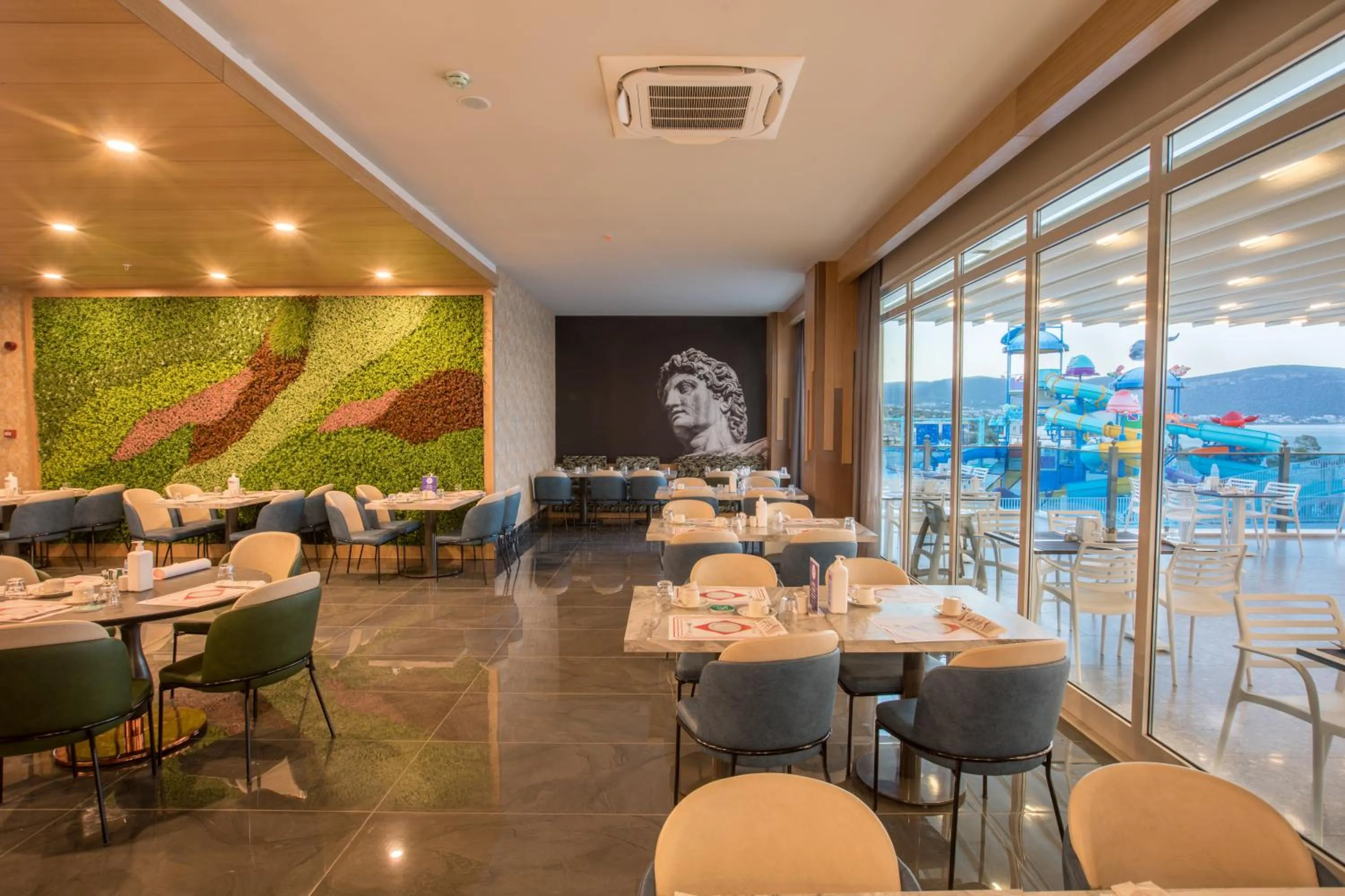 Restaurant/places to eat in Maxeria Blue Didyma