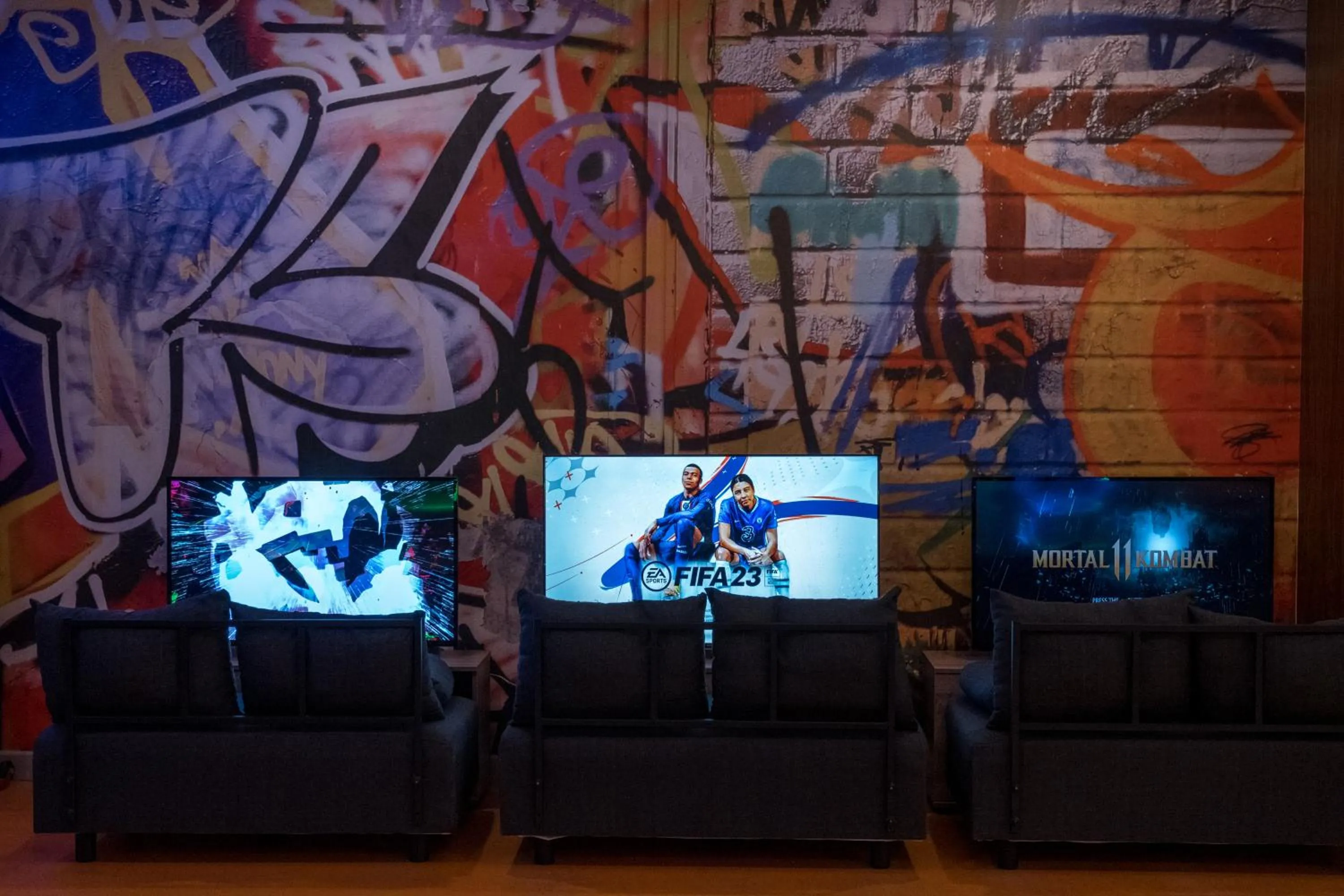 Communal lounge/ TV room in Maxeria Blue Didyma