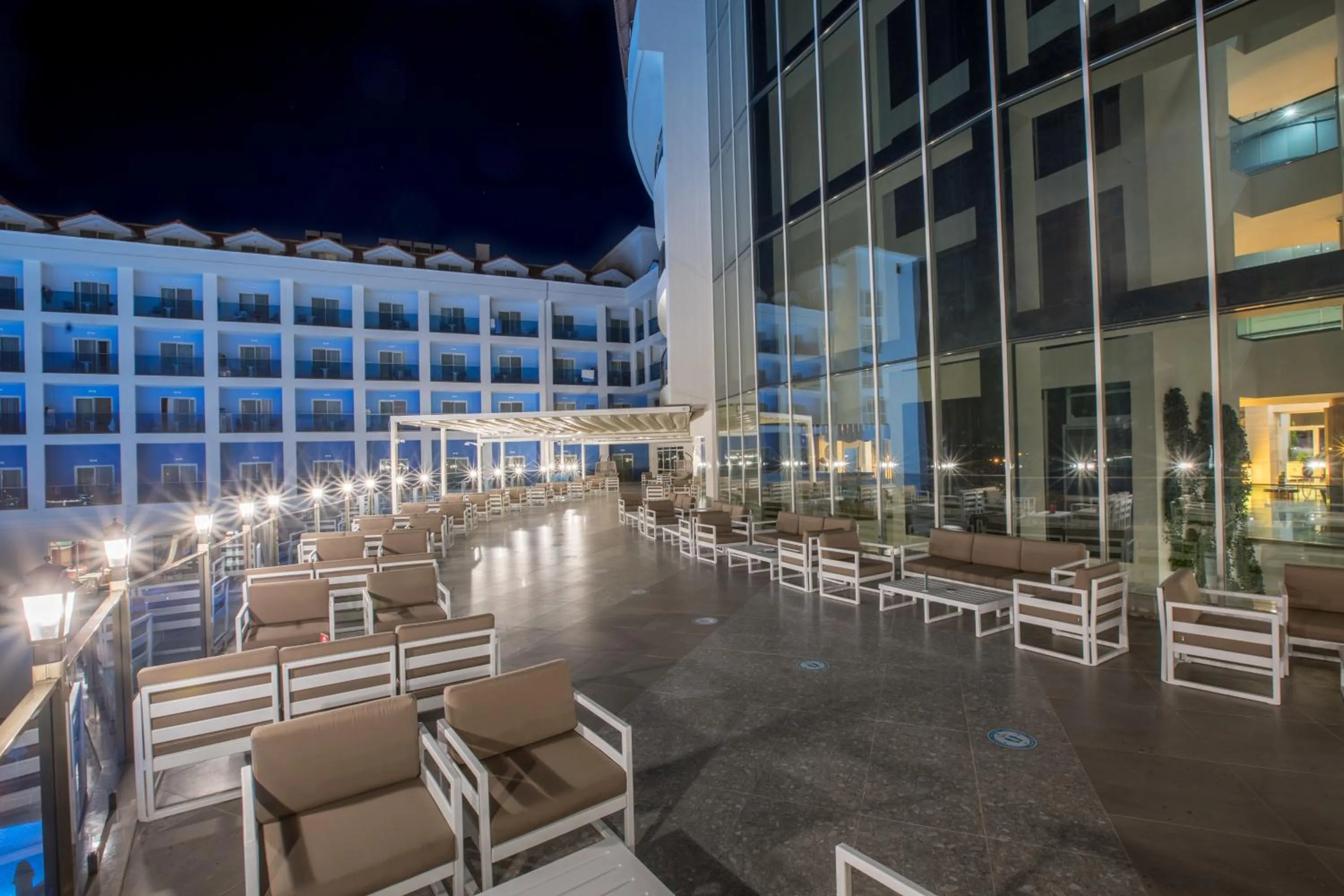 Property building in Maxeria Blue Didyma