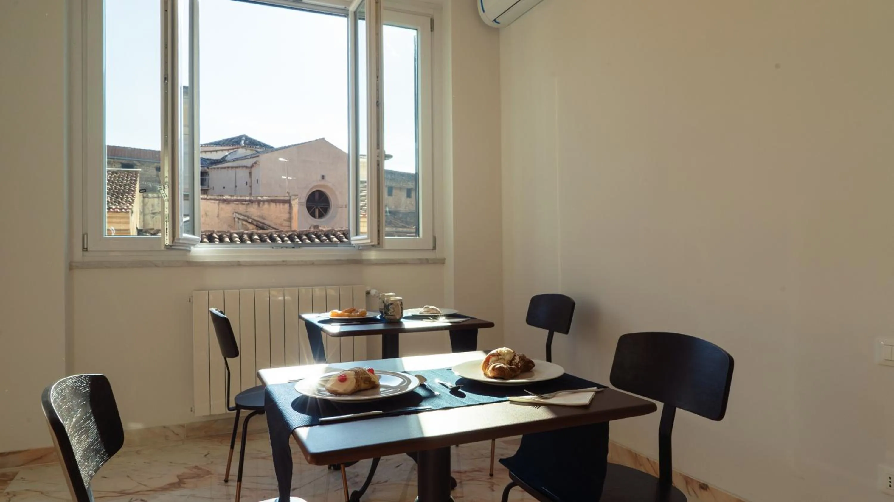 Breakfast in Zefiro Suites