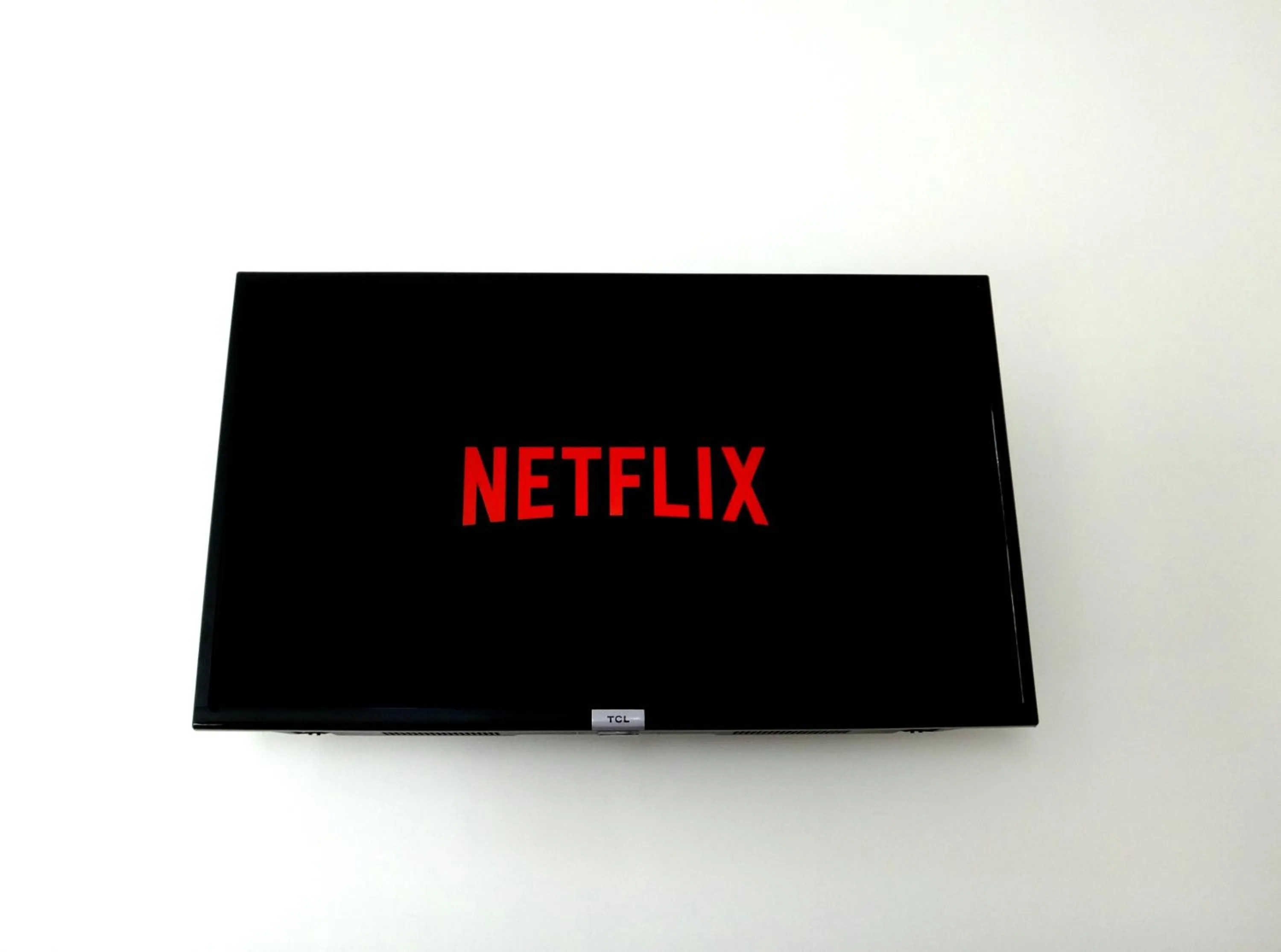 Communal lounge/ TV room in Zefiro Suites