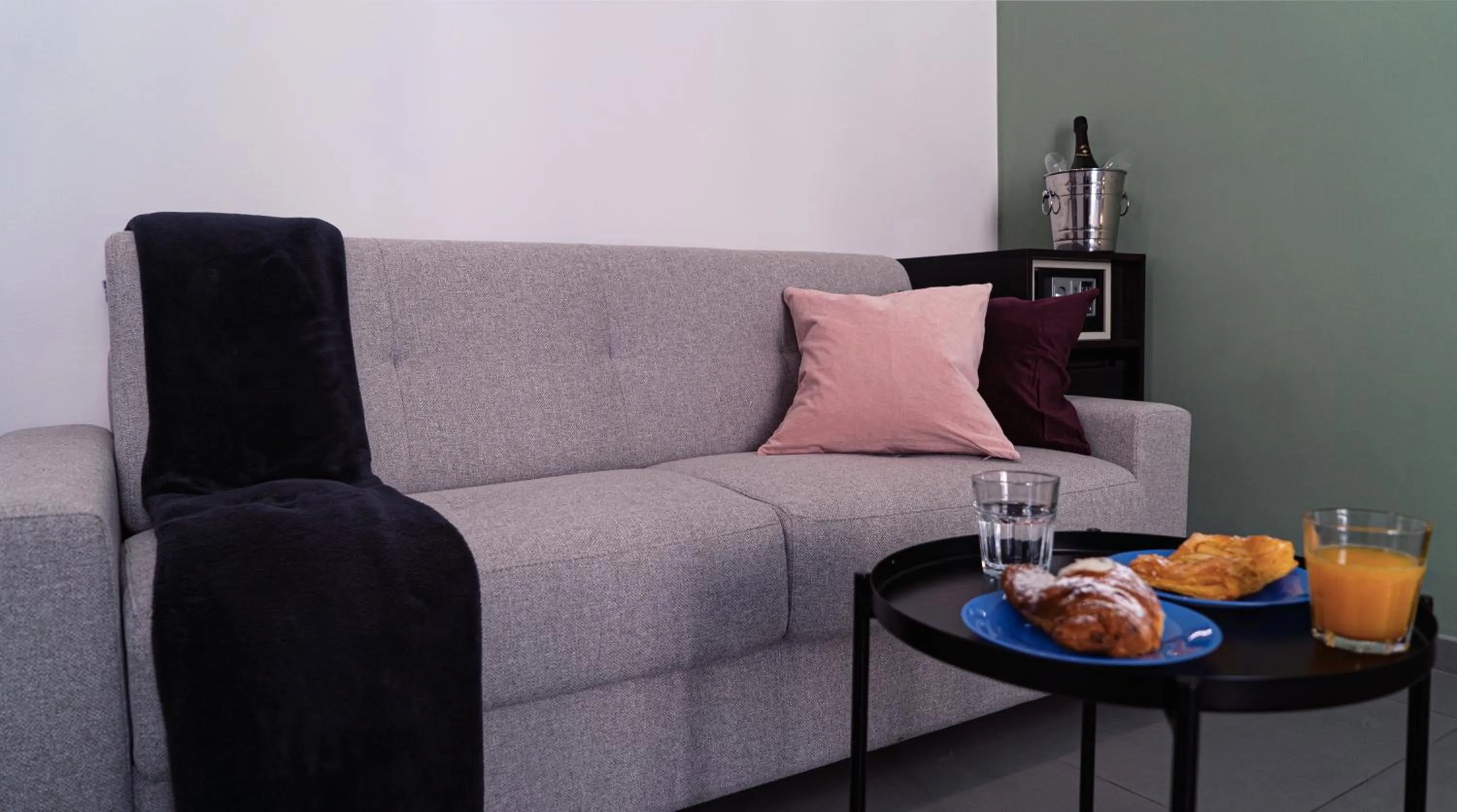 Living room in Zefiro Suites