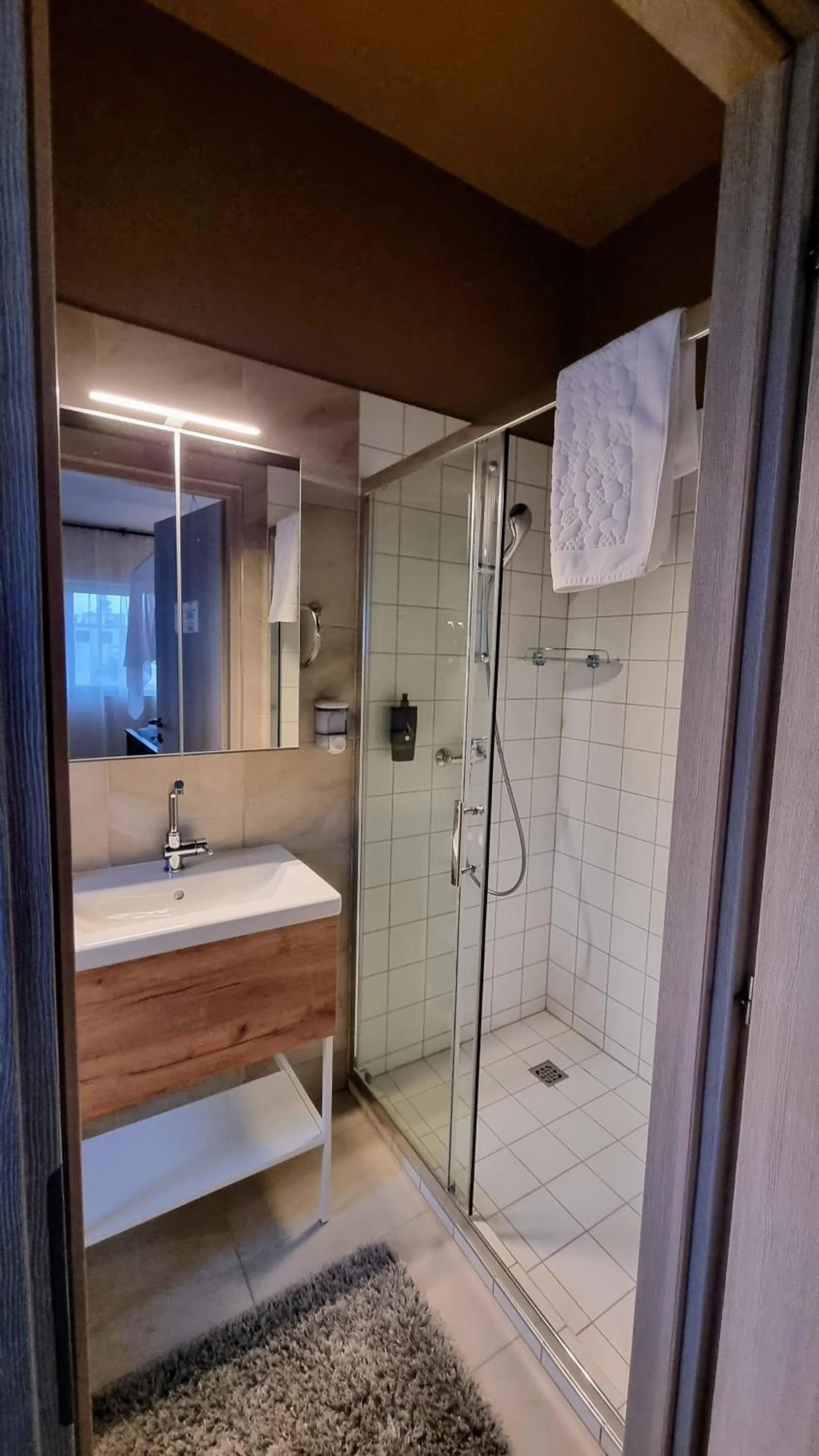 Shower in Boutique Hotel & Event Center